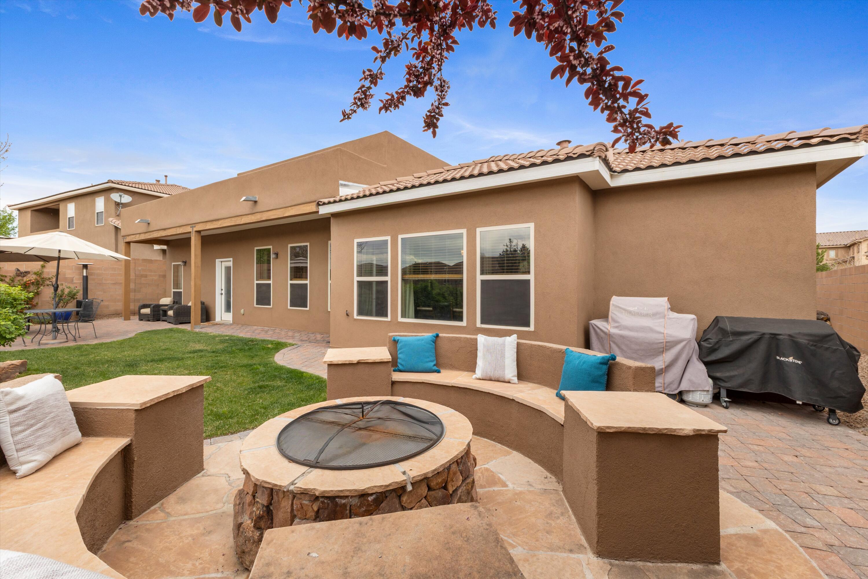 1801 Vista De Colinas Drive SE