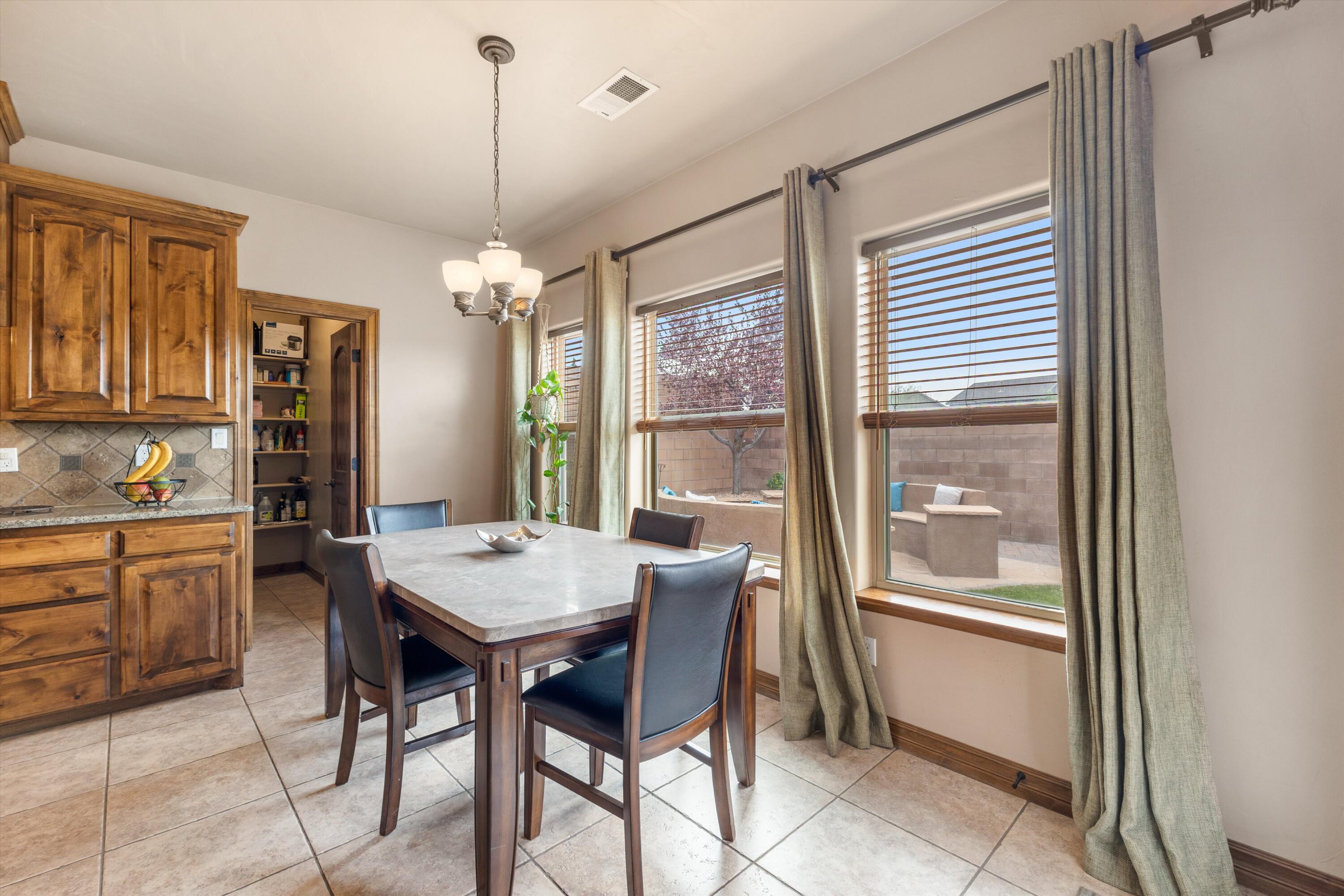 1801 Vista De Colinas Drive SE