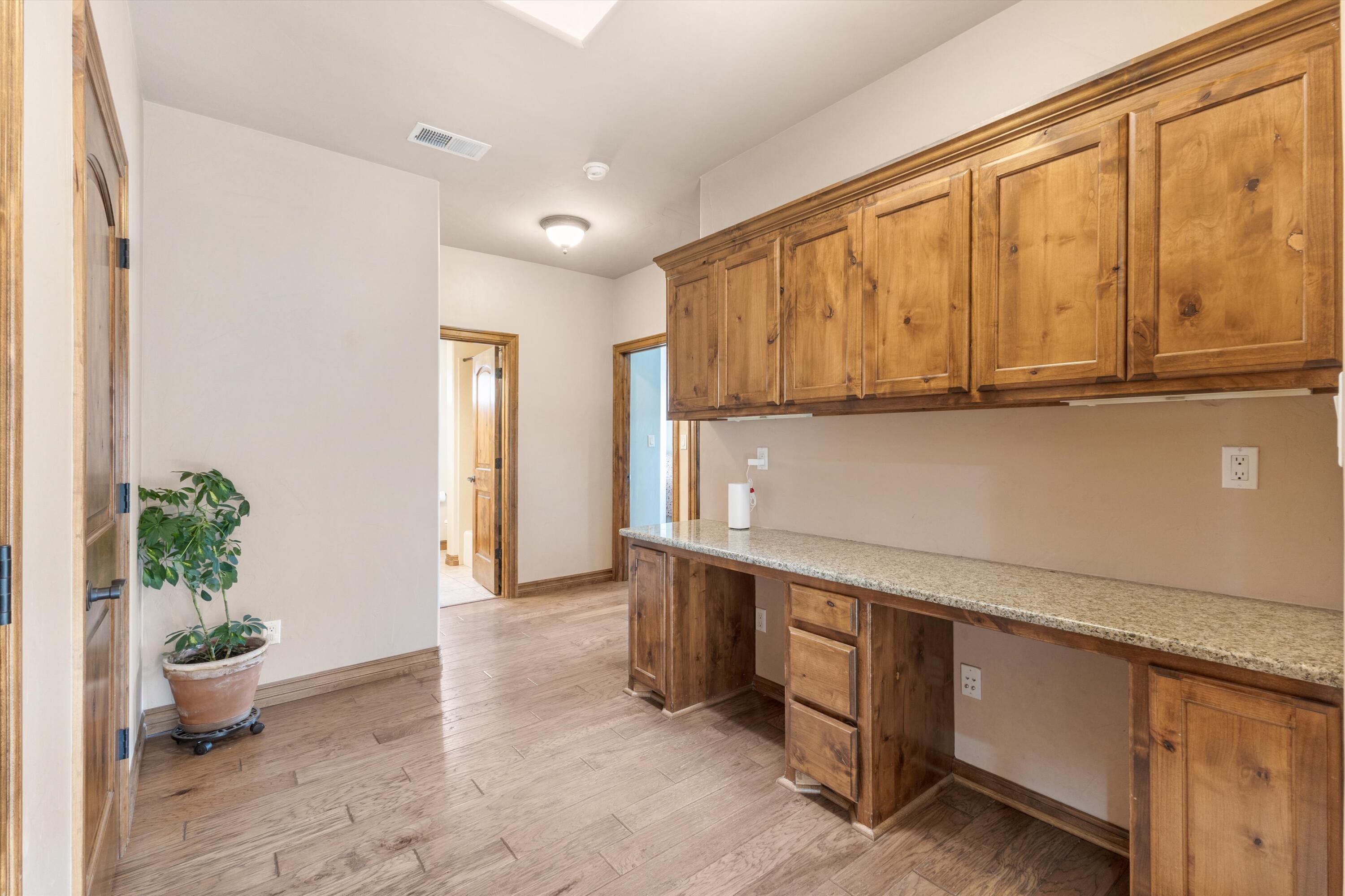 1801 Vista De Colinas Drive SE