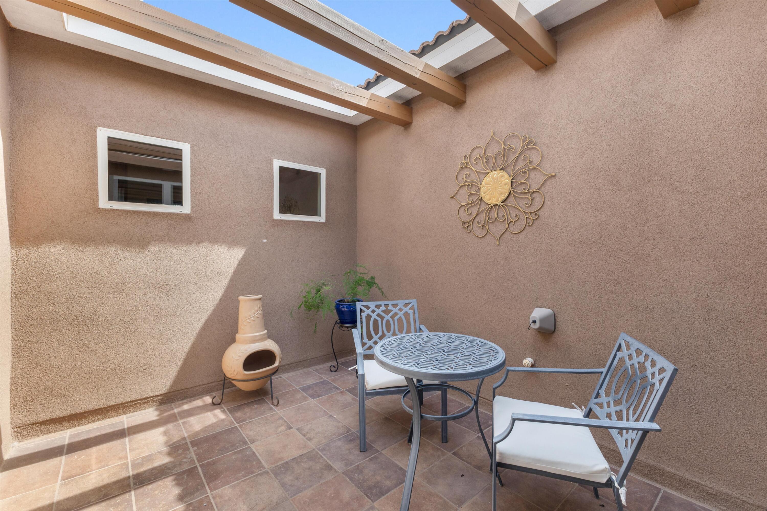 1801 Vista De Colinas Drive SE