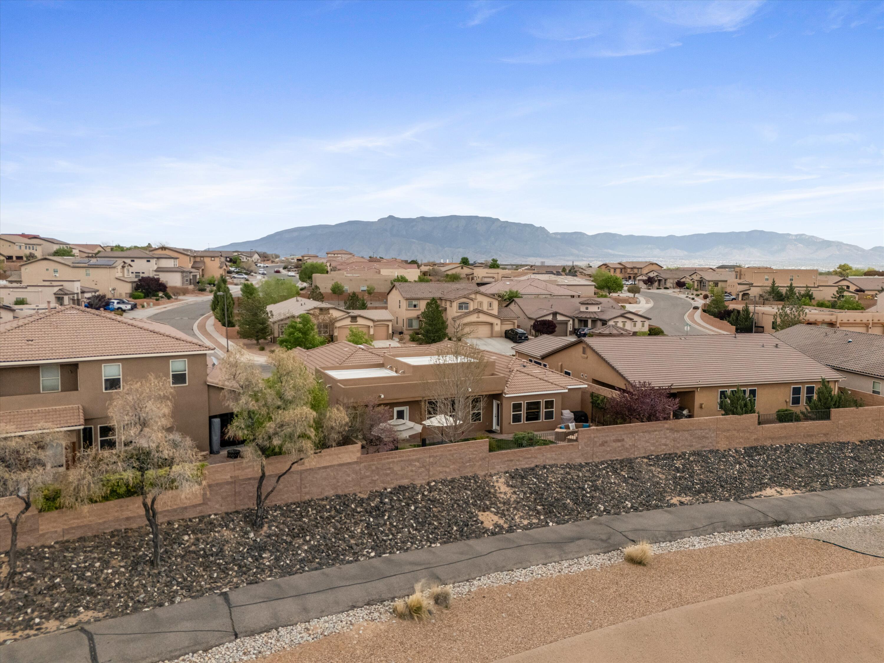1801 Vista De Colinas Drive SE