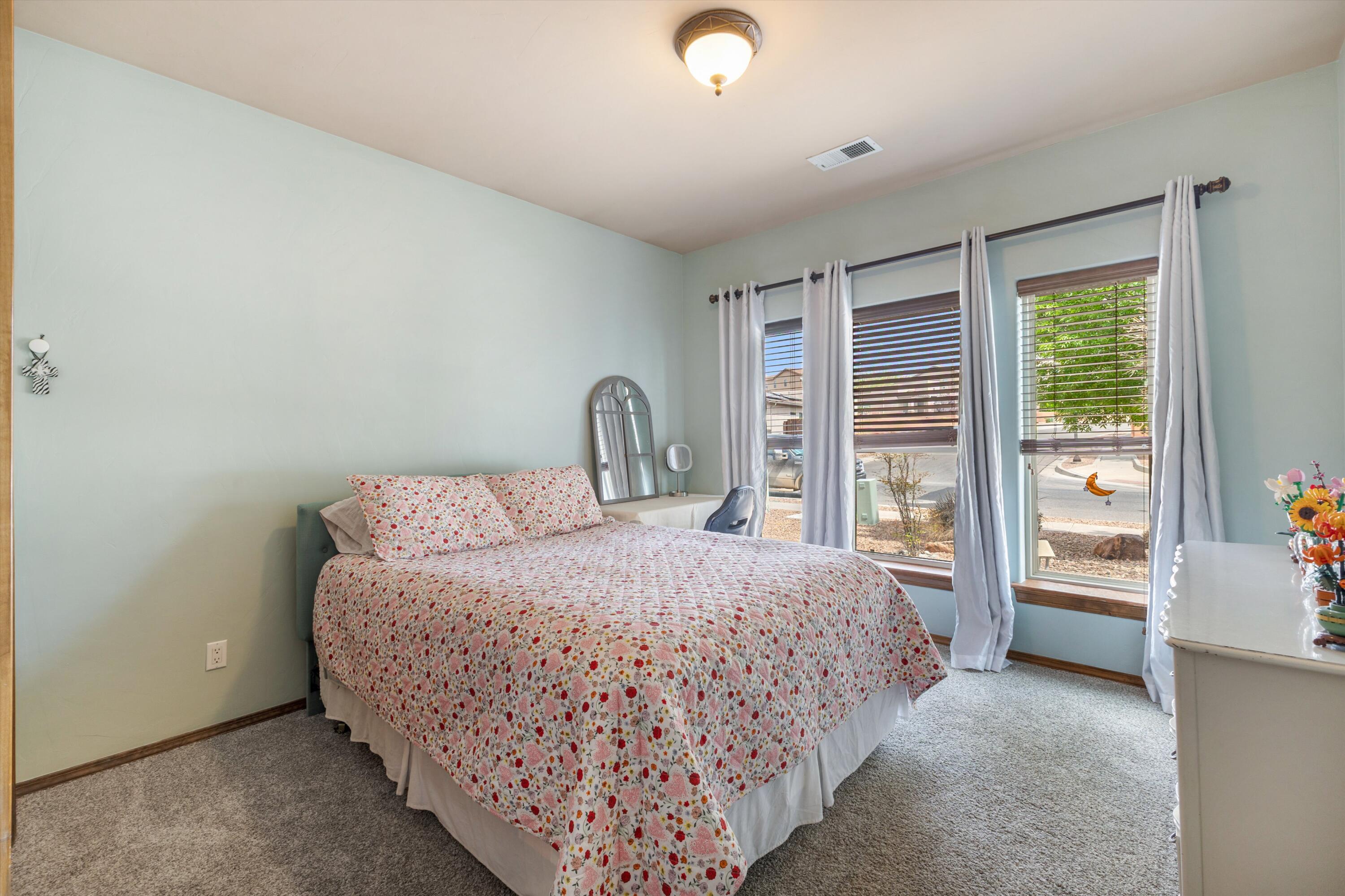 1801 Vista De Colinas Drive SE