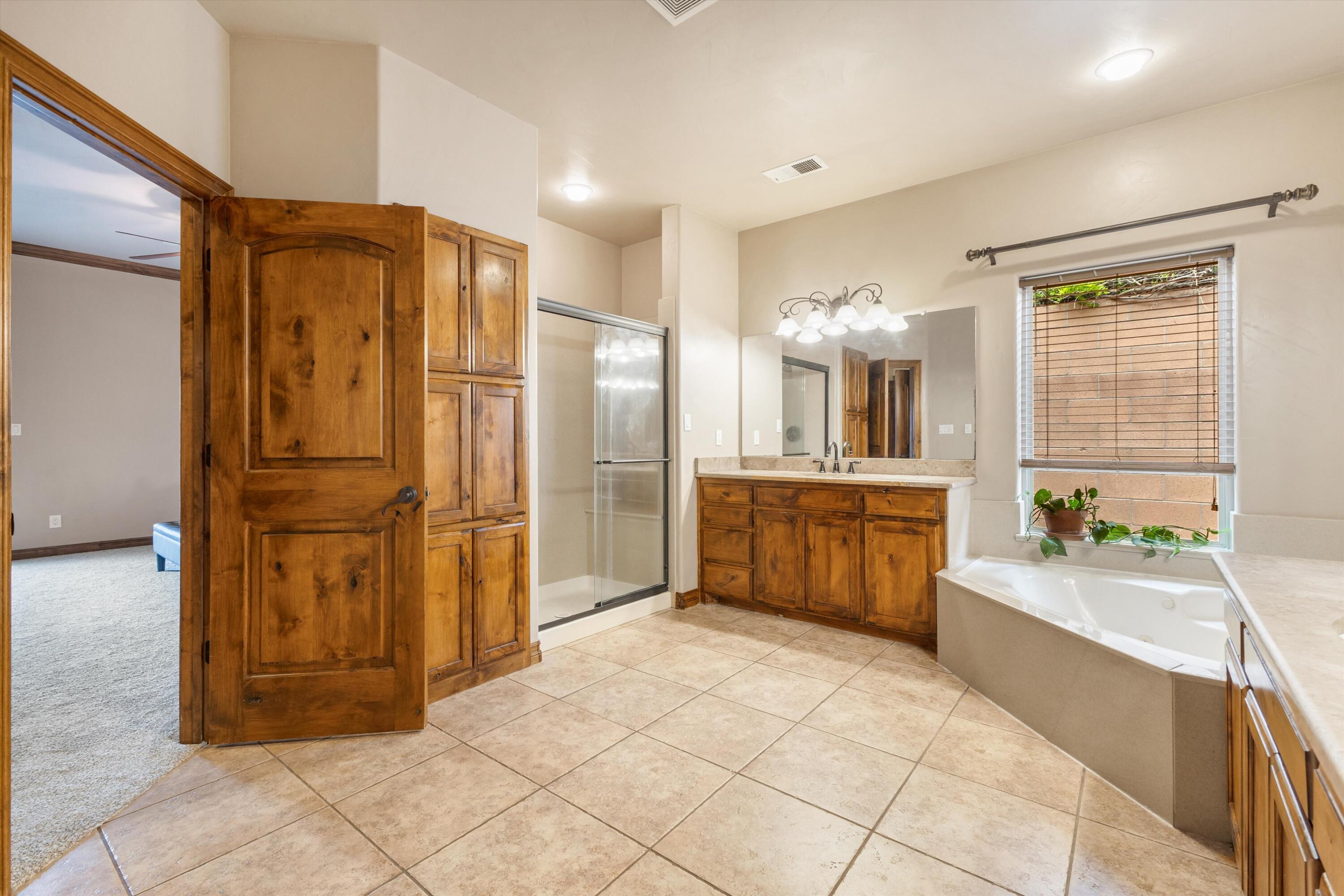 1801 Vista De Colinas Drive SE