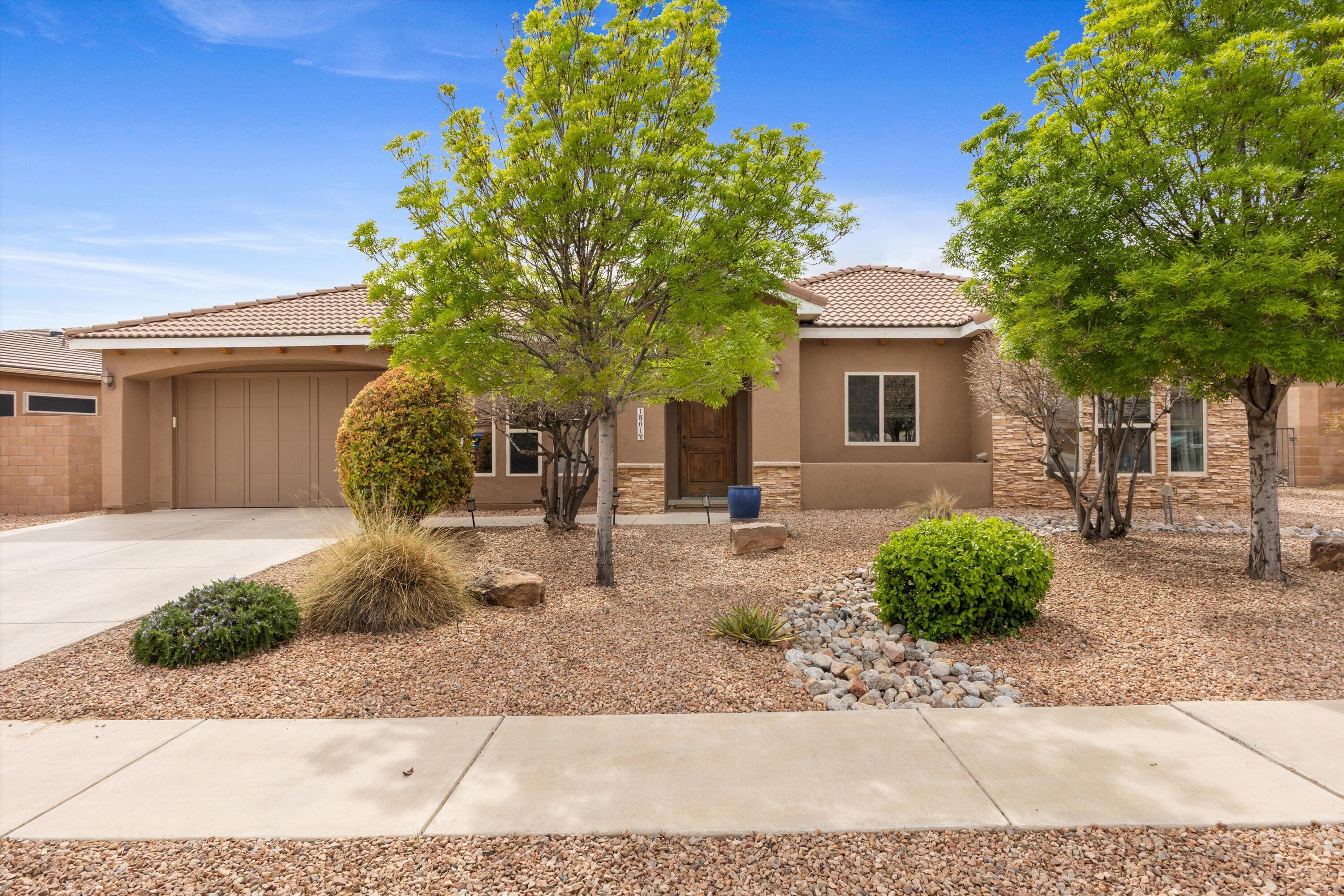 1801 Vista De Colinas Drive SE