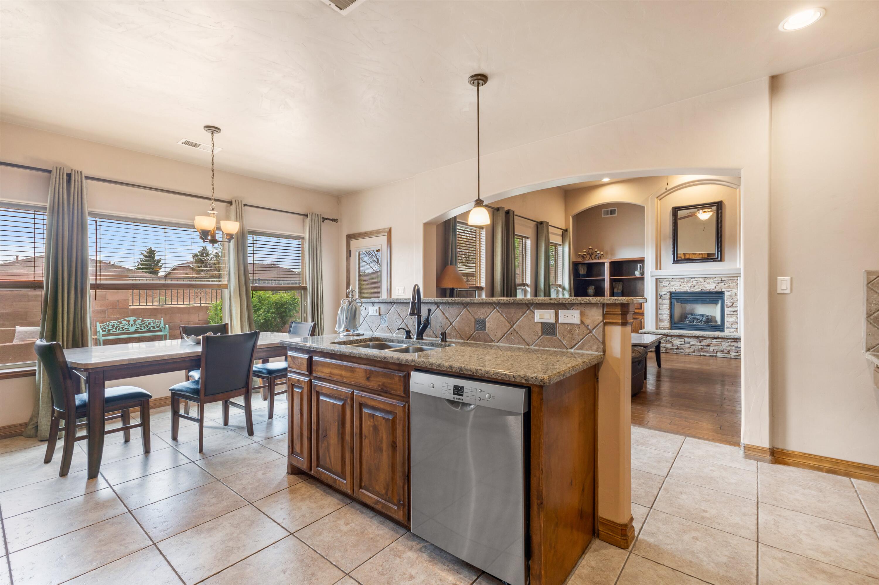 1801 Vista De Colinas Drive SE