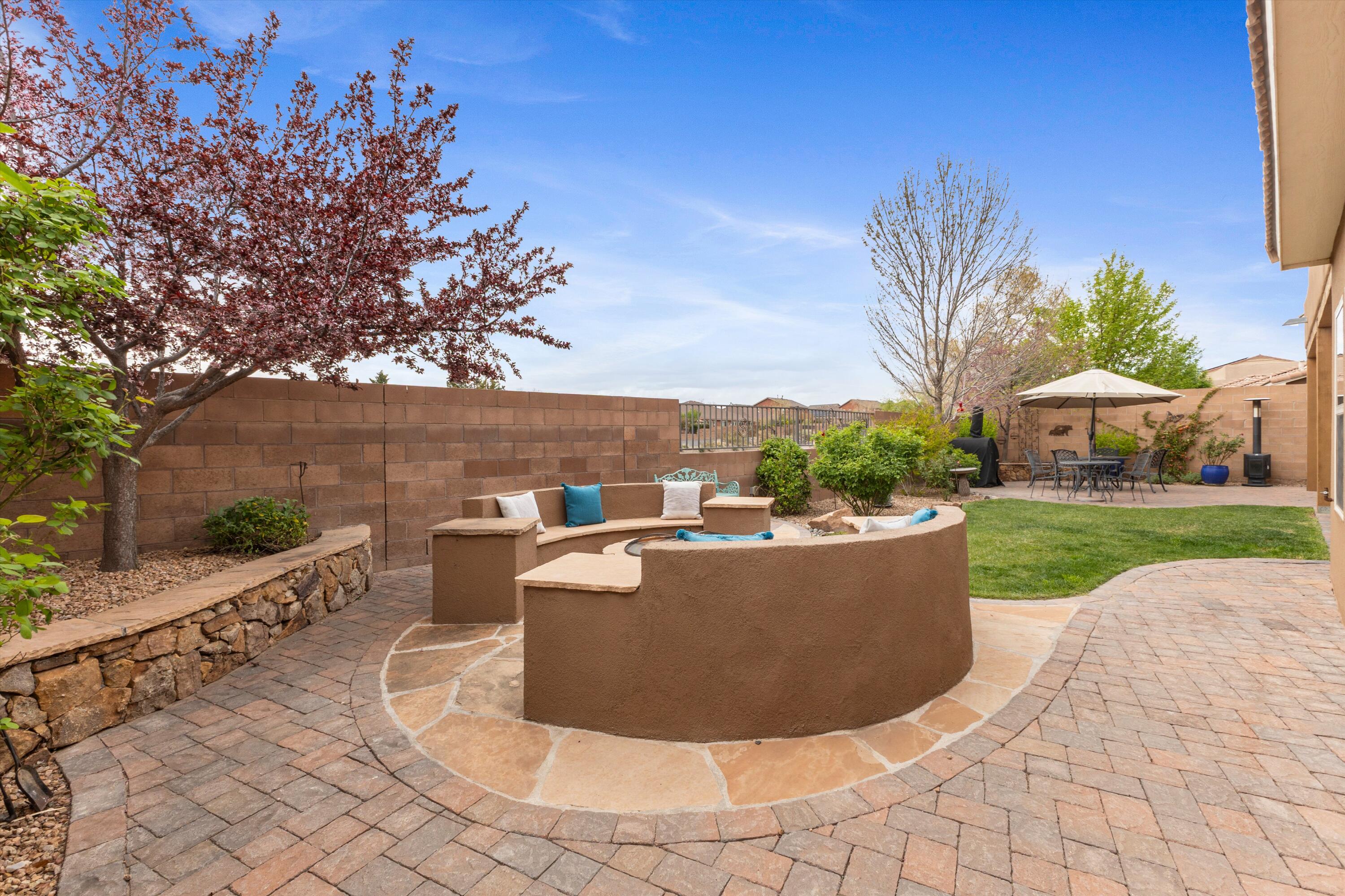 1801 Vista De Colinas Drive SE