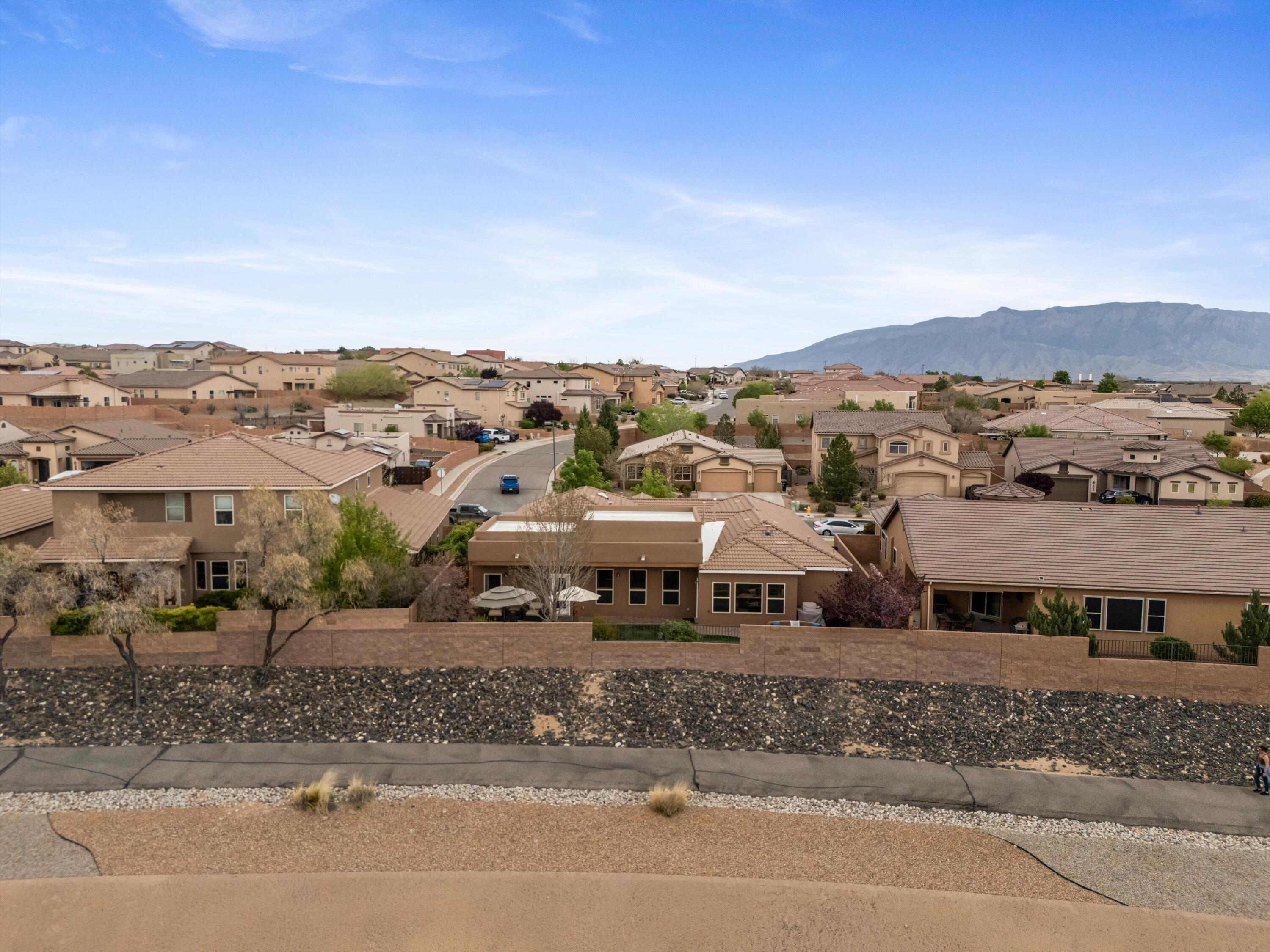 1801 Vista De Colinas Drive SE