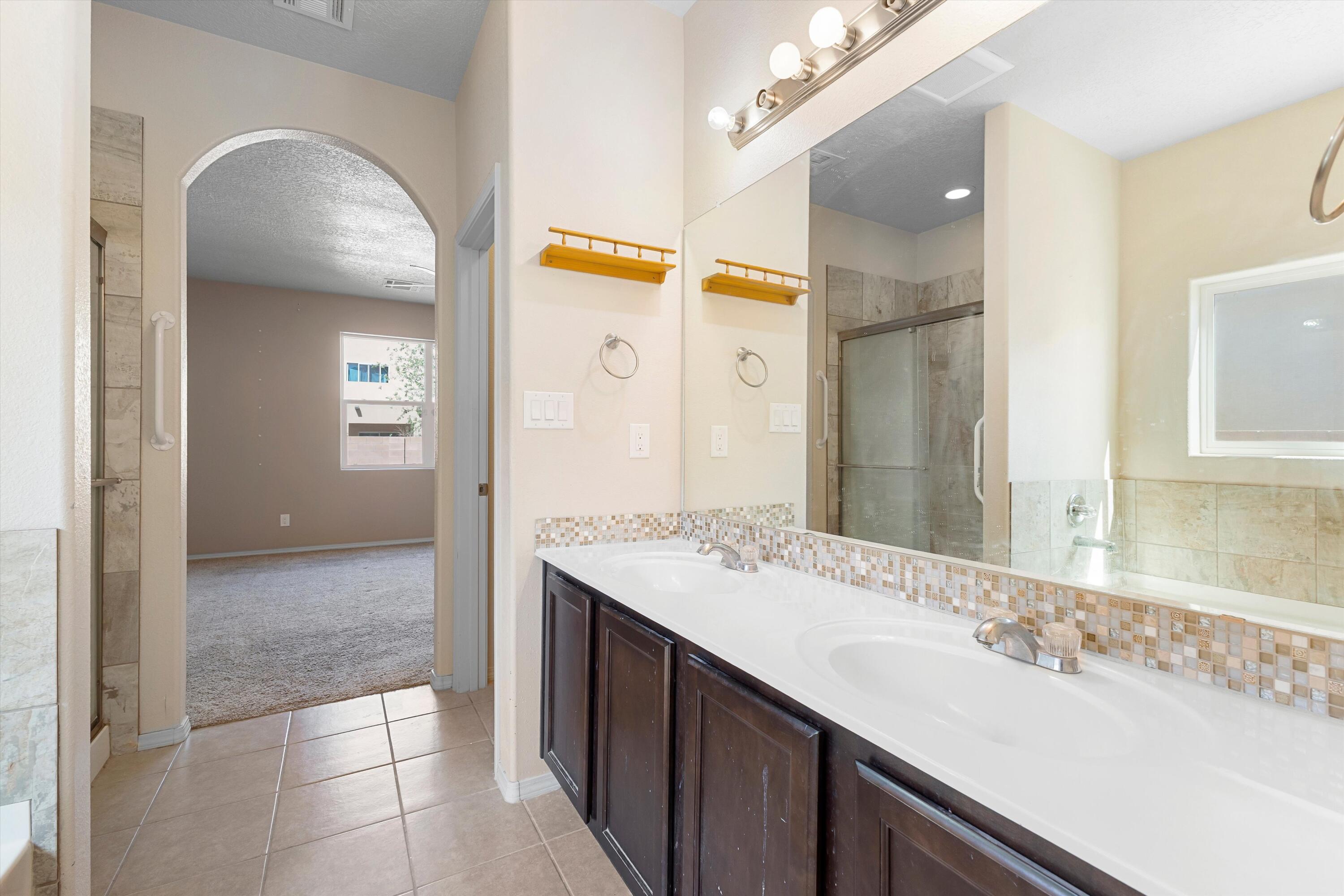 6708 Mountain Hawk Loop NE