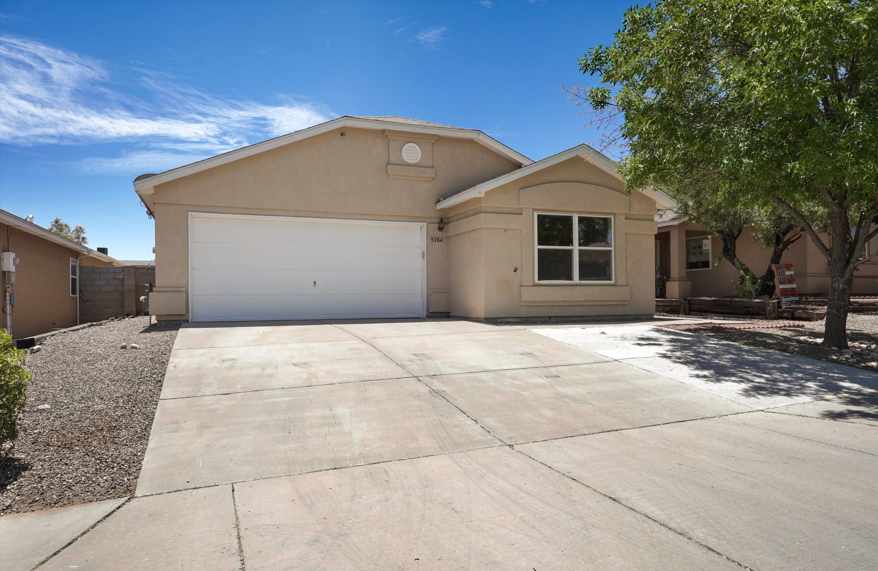 5704 Mesa Ridge Road NW