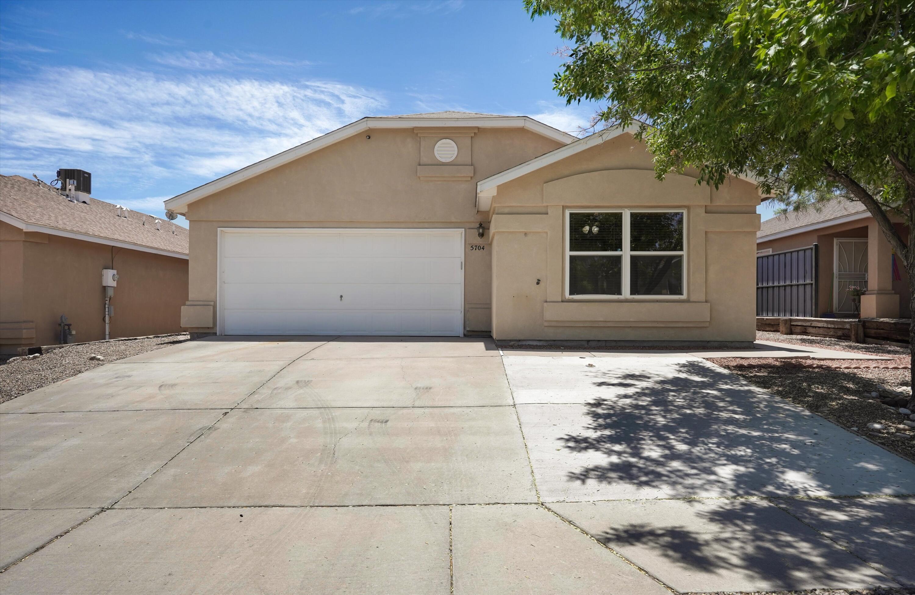 5704 Mesa Ridge Road NW