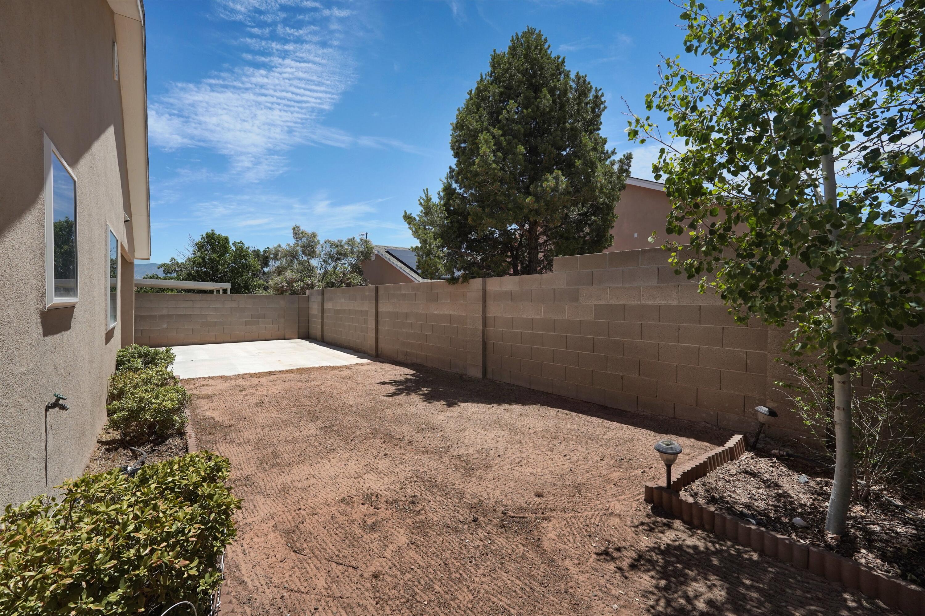 5704 Mesa Ridge Road NW