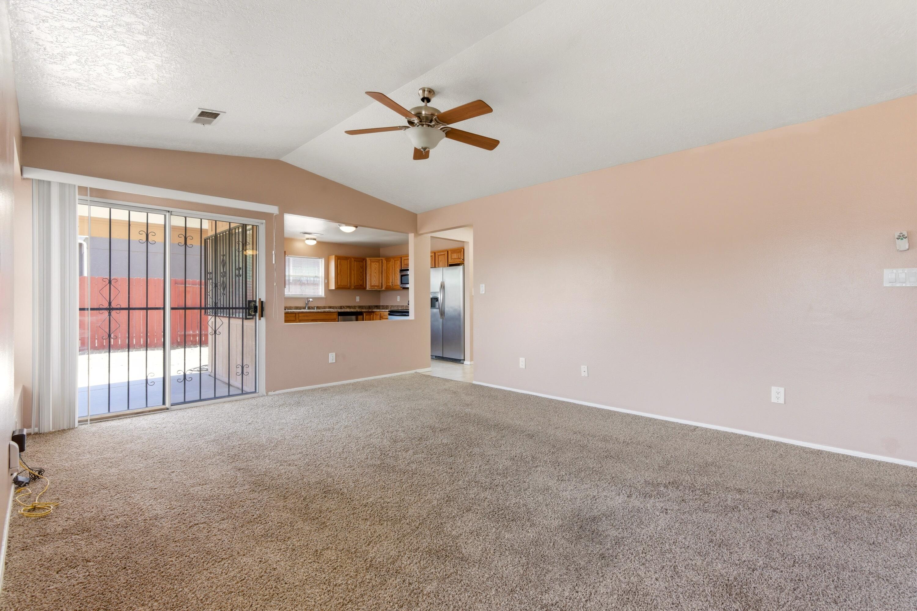 1378 Golden Eye Loop NE