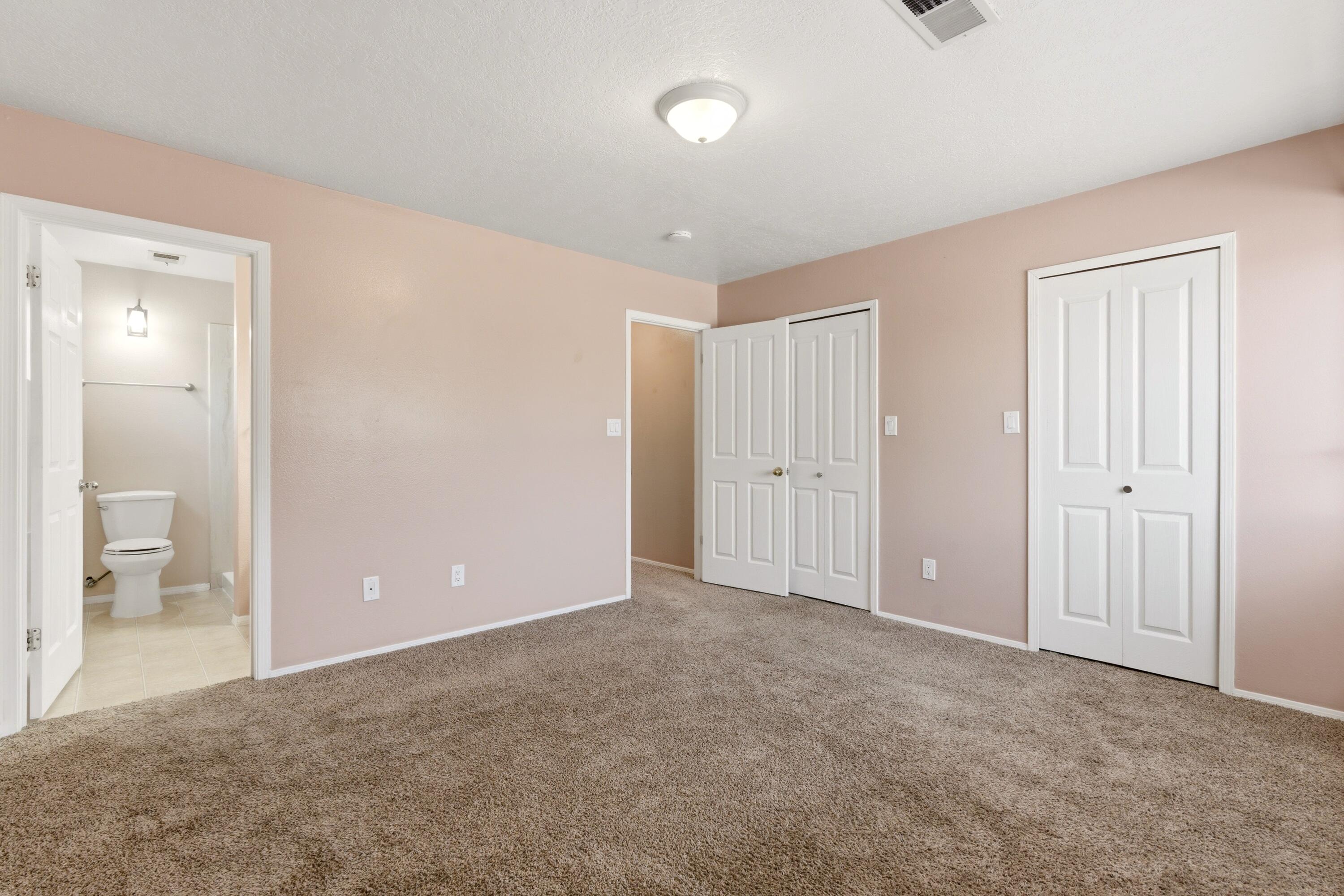 1378 Golden Eye Loop NE