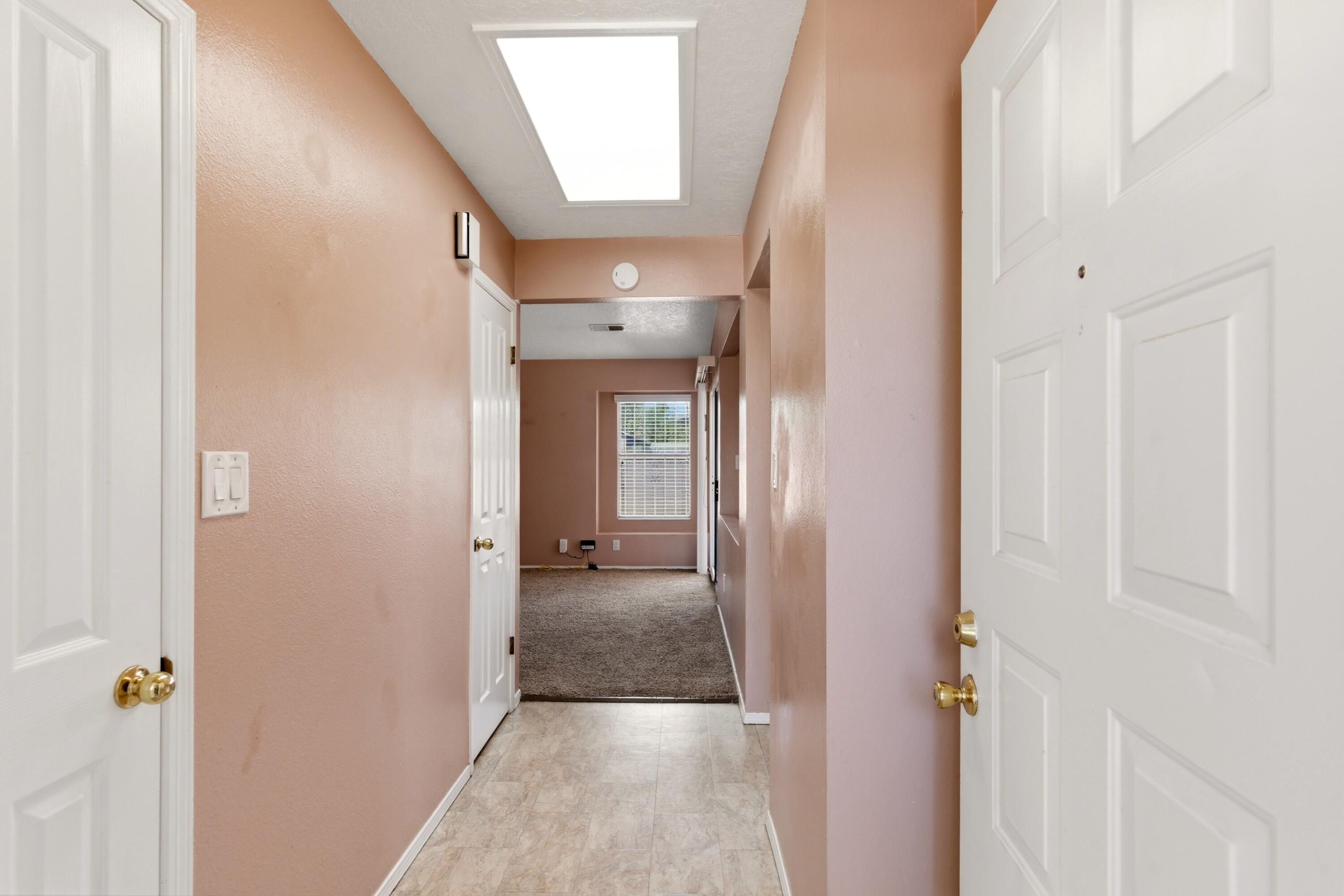 1378 Golden Eye Loop NE