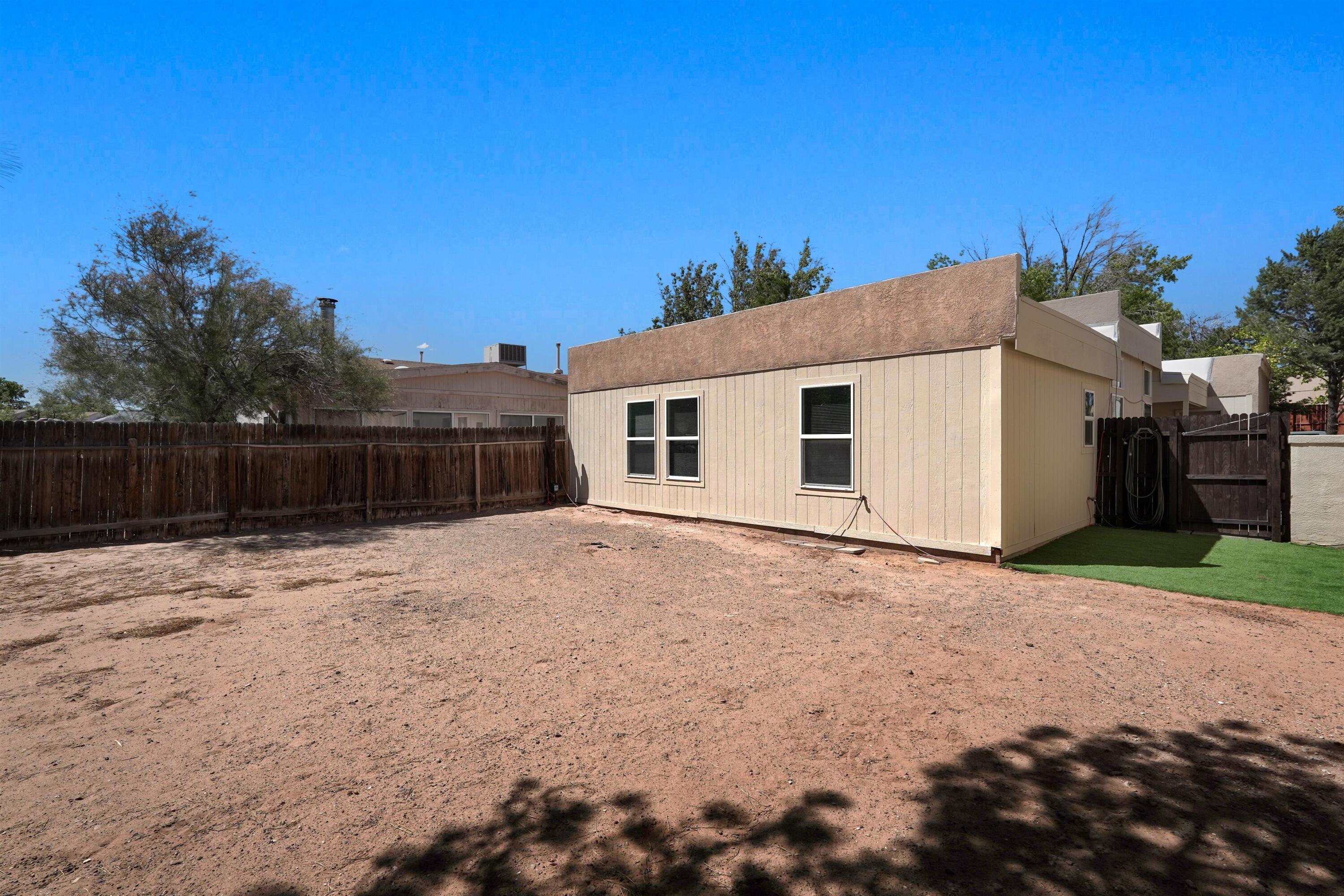1657 Skyview Circle NE