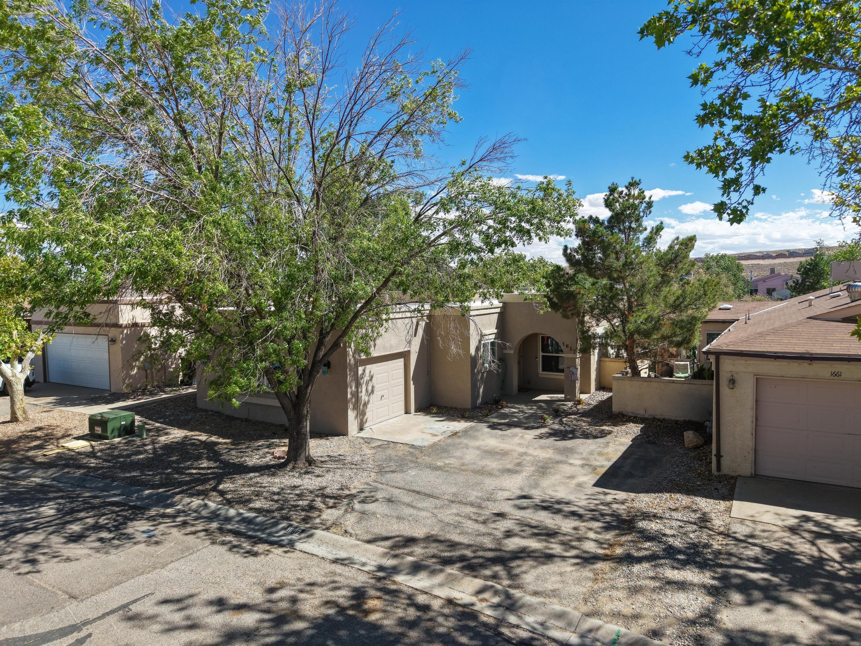 1657 Skyview Circle NE