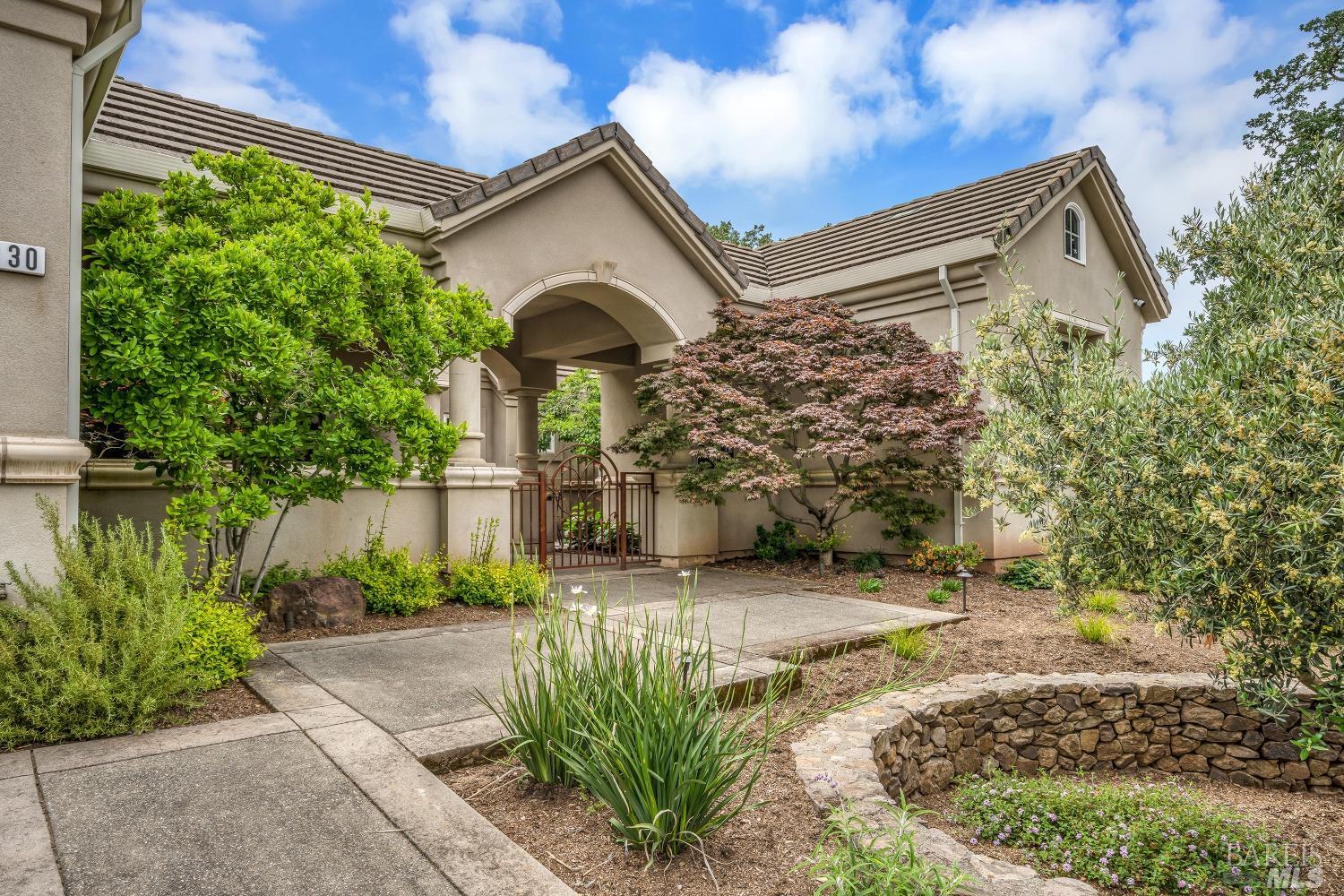 1130 Castle Oaks Dr