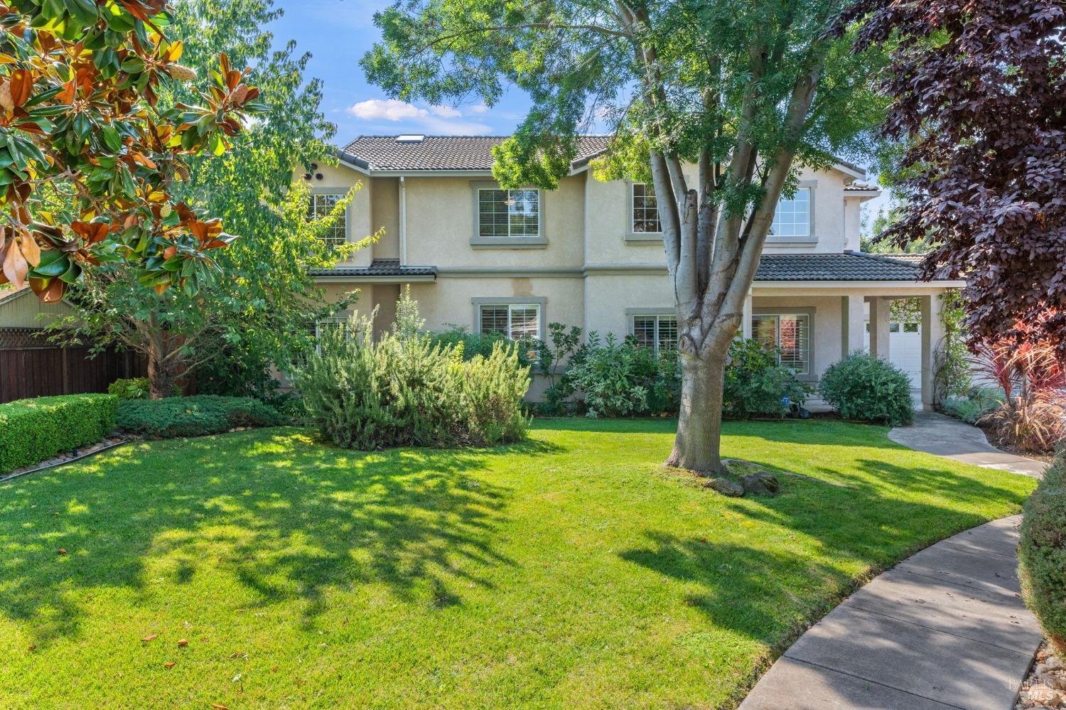 137 Capstone Ct
