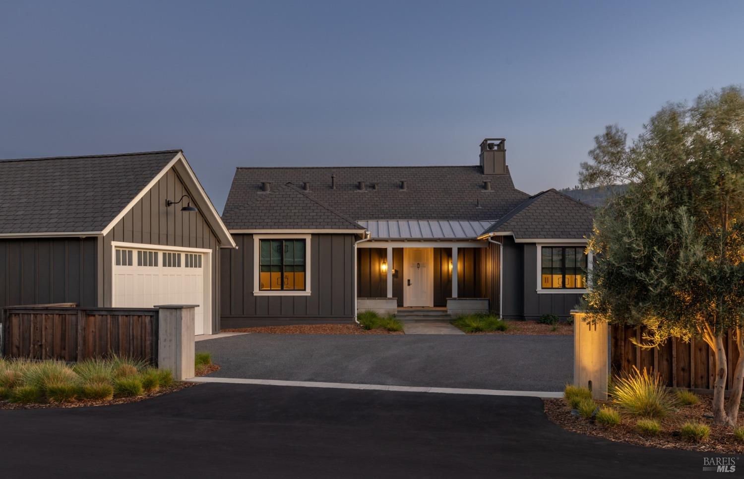 11 Palisades Pl