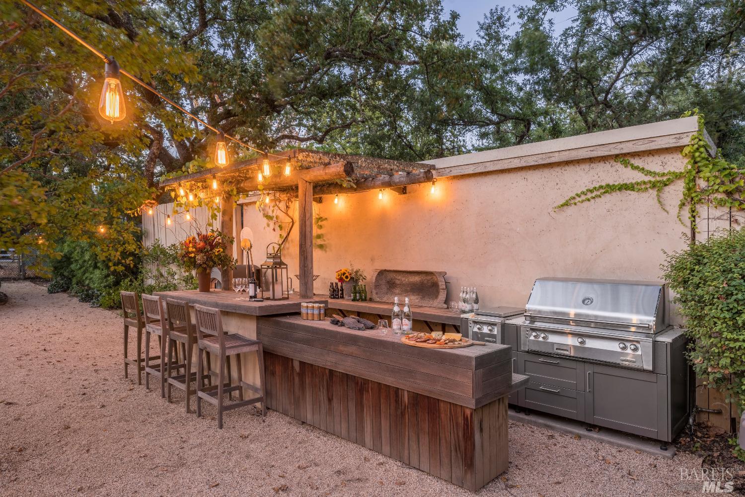 1110 Bale Ln