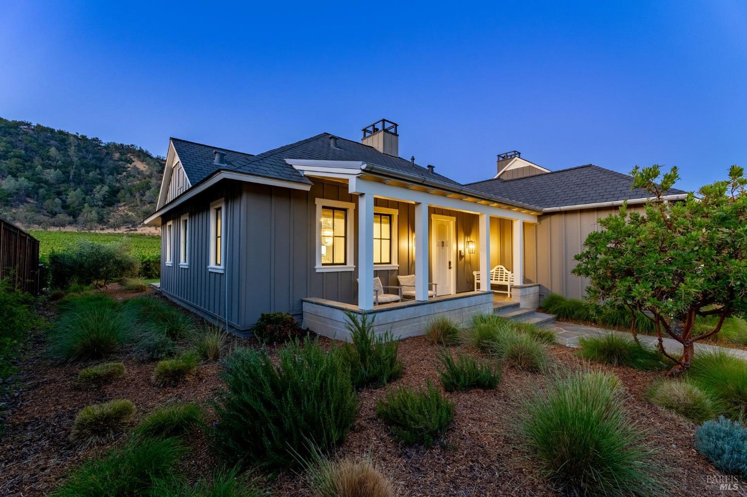 10 Palisades Pl