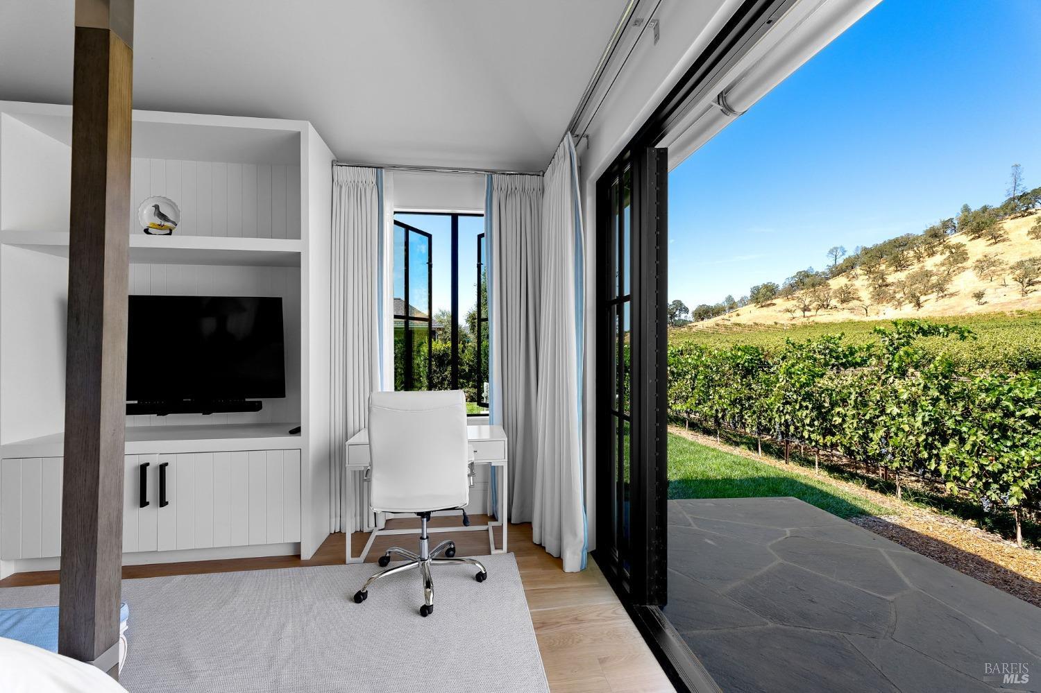 10 Palisades Pl