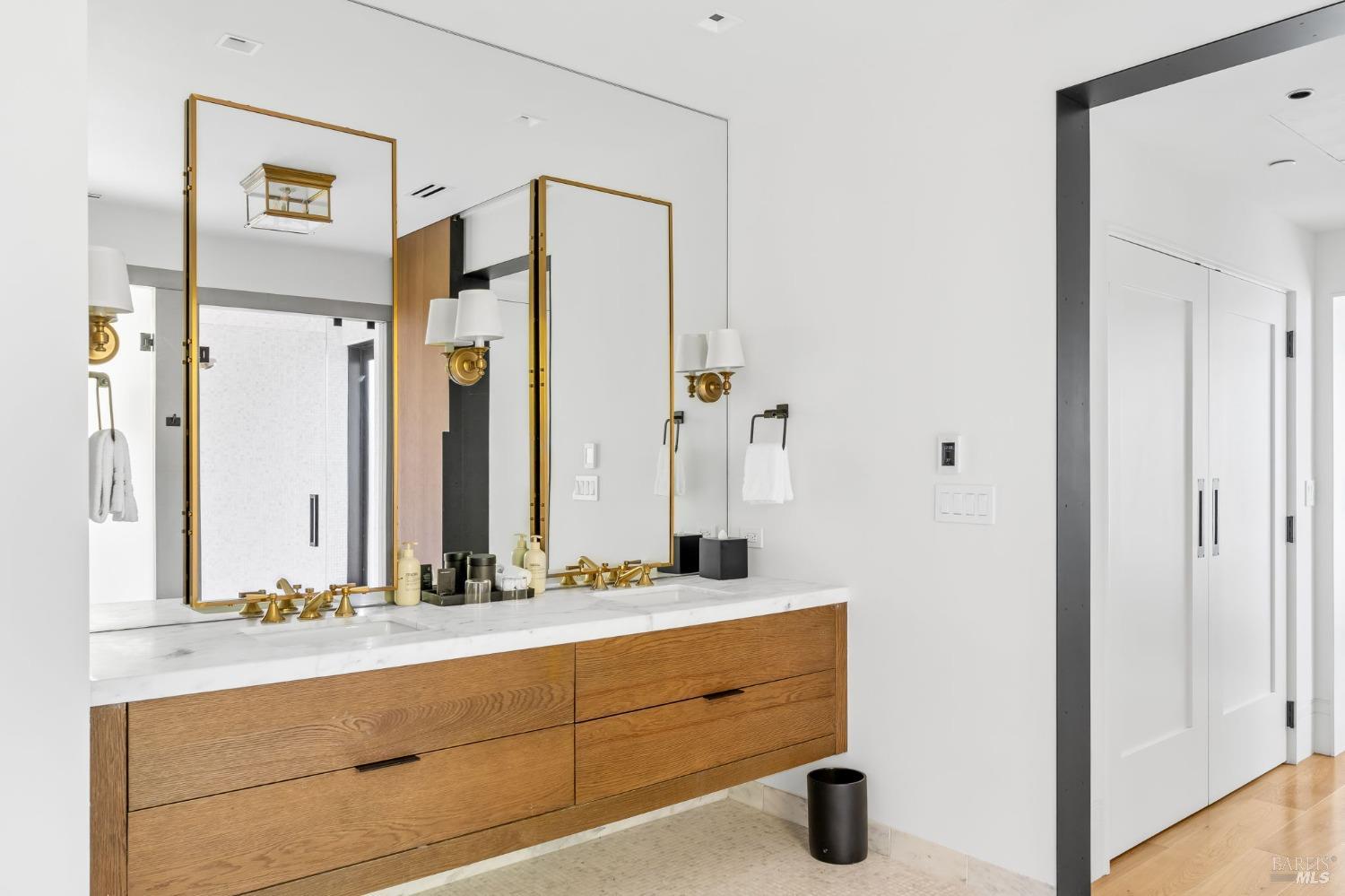 10 Palisades Pl