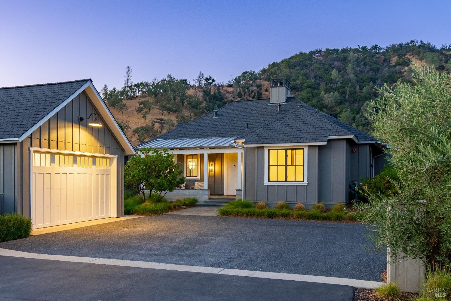 10 Palisades Pl