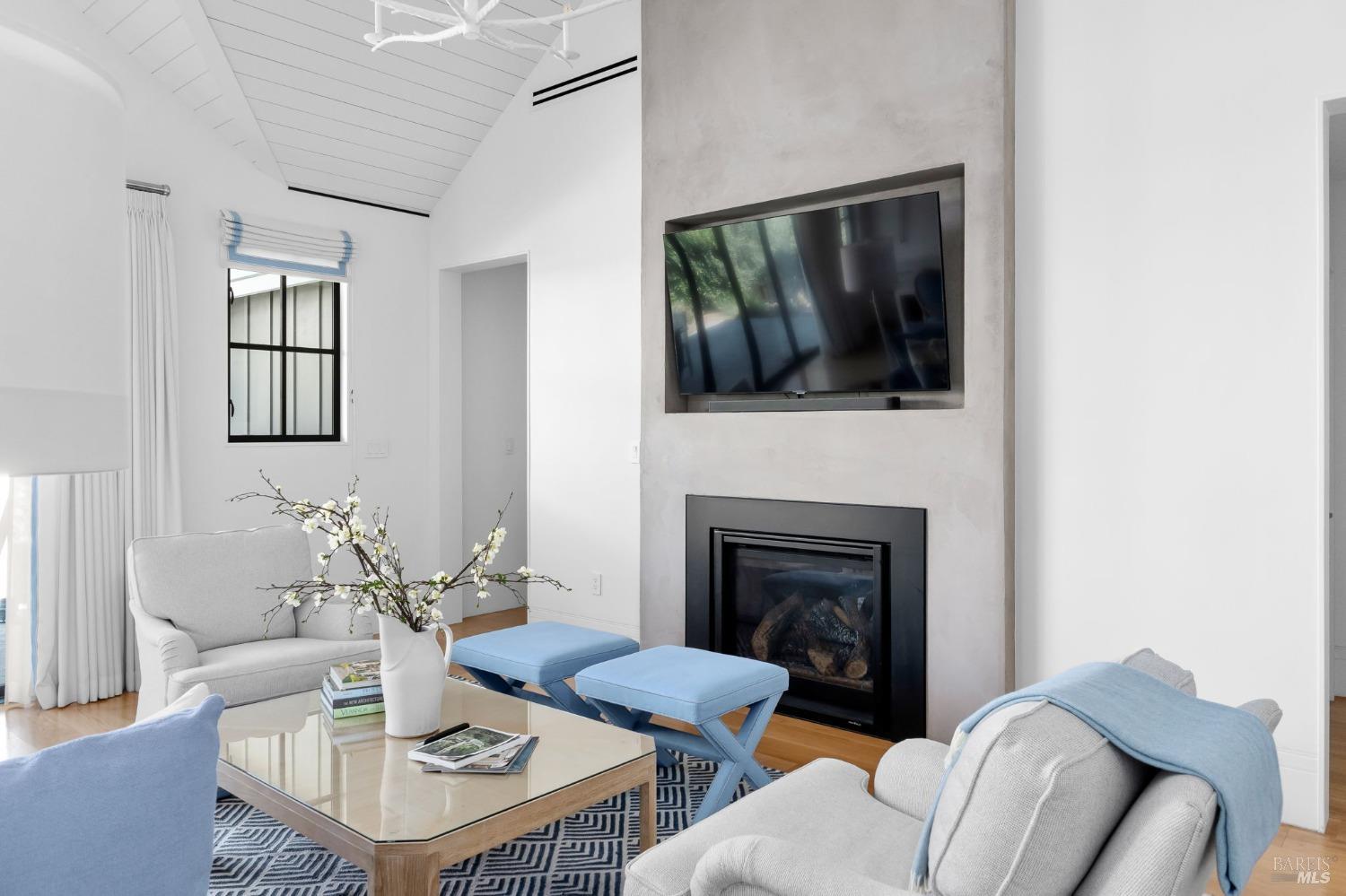 10 Palisades Pl
