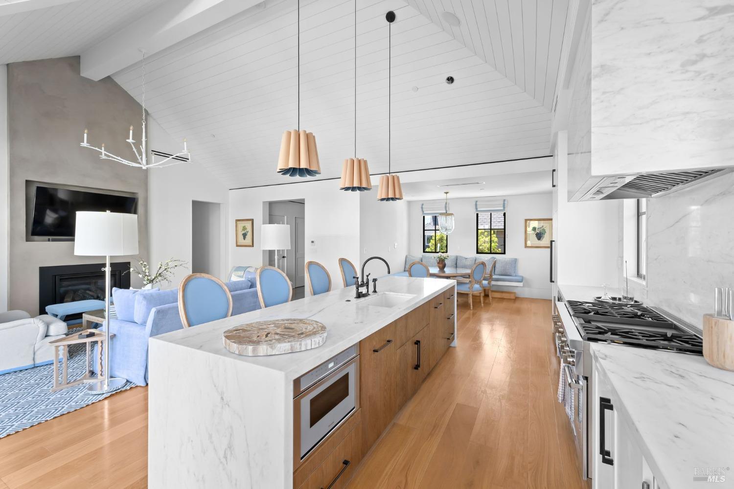 10 Palisades Pl