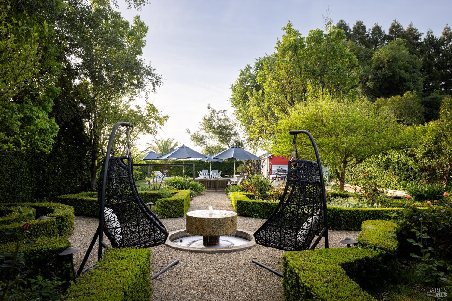 905 Charter Oak Avenue