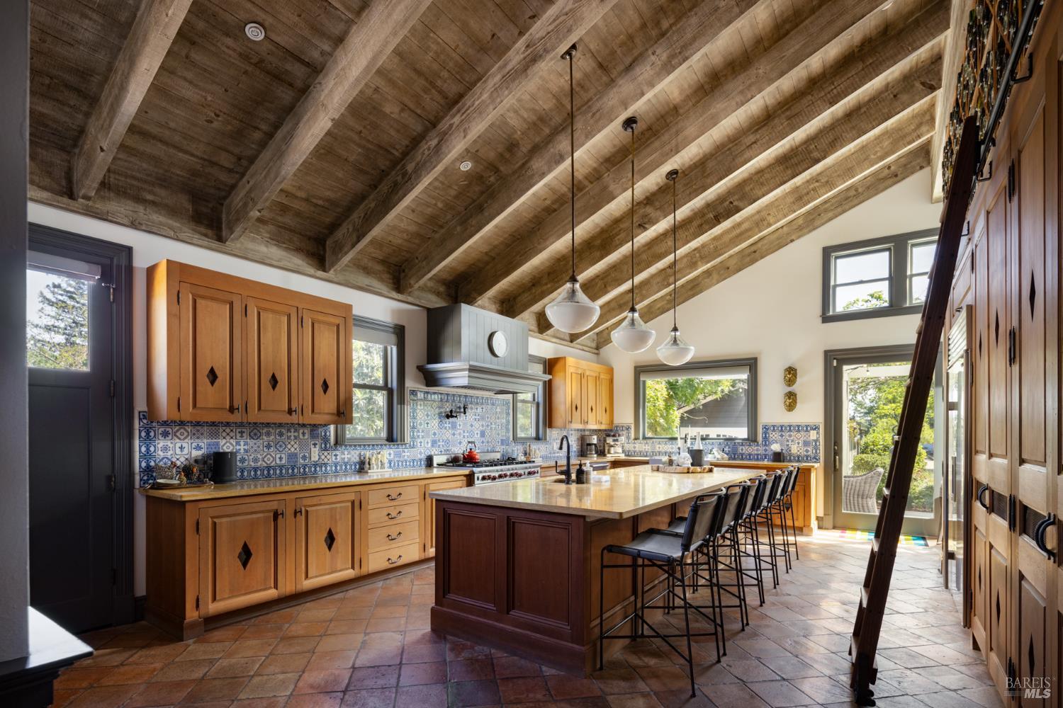 905 Charter Oak Avenue