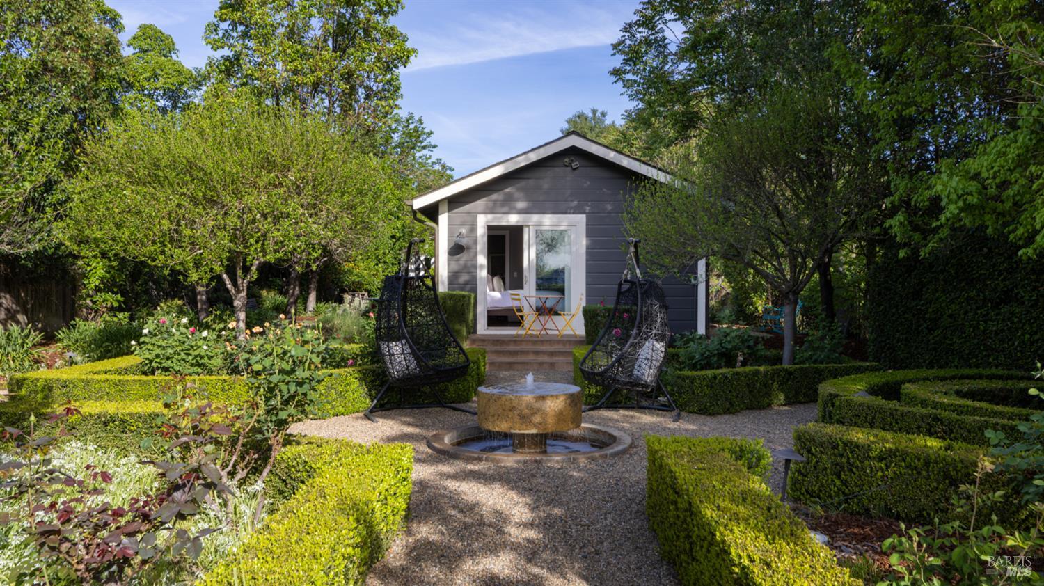 905 Charter Oak Avenue