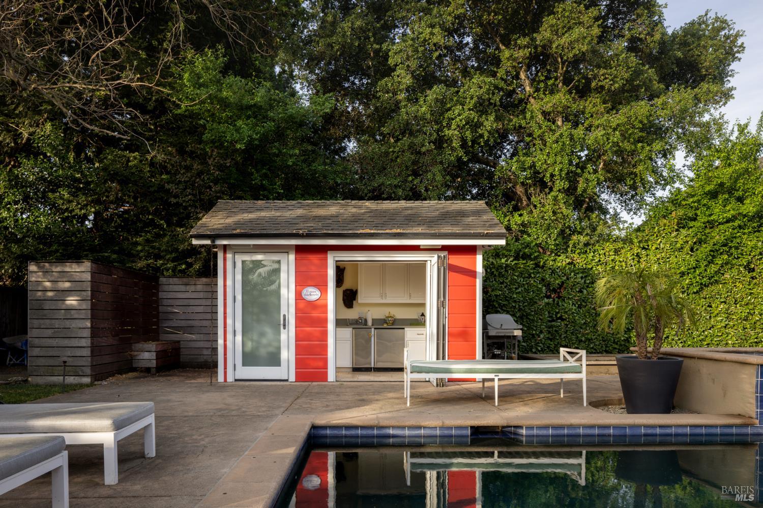 905 Charter Oak Avenue