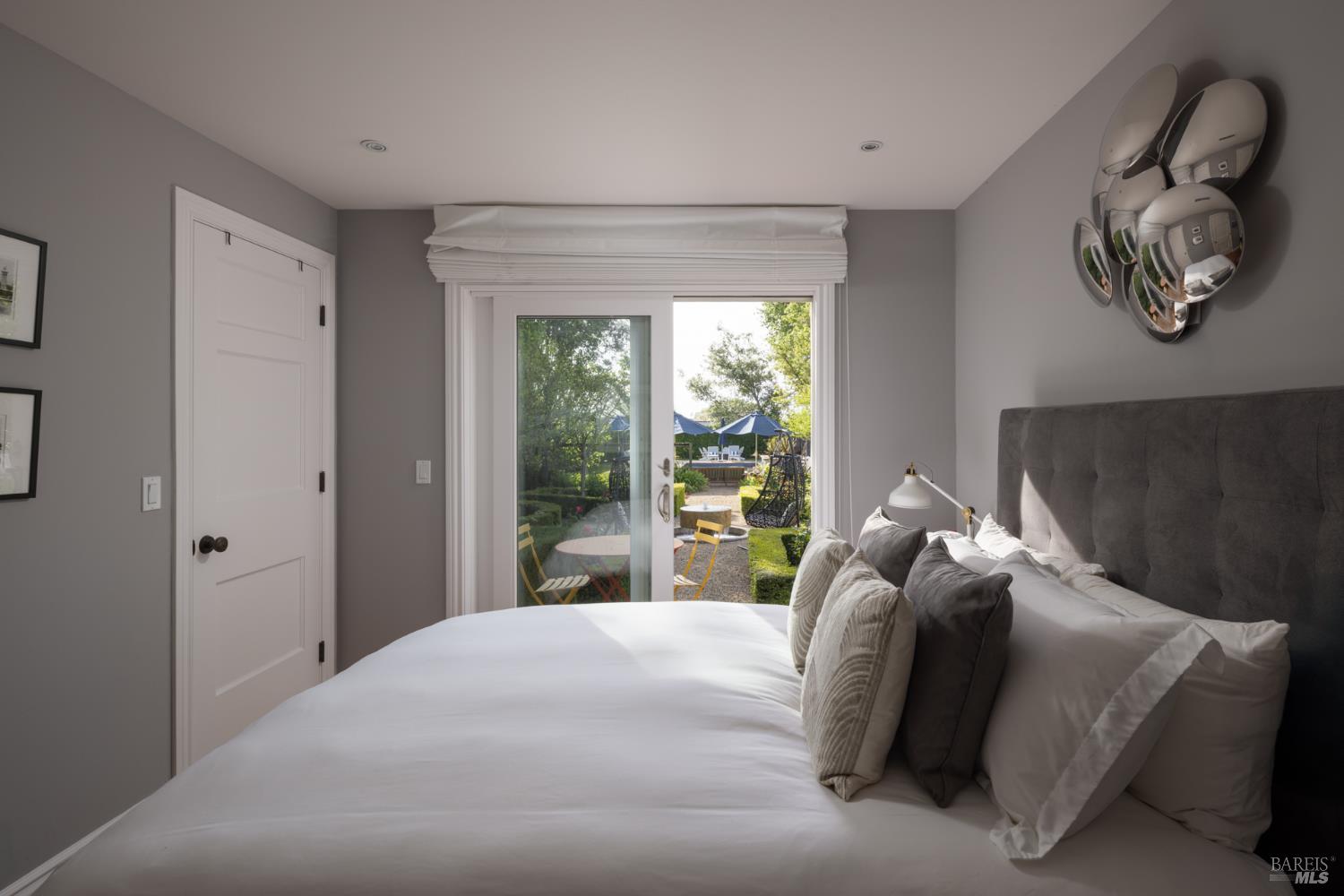 905 Charter Oak Avenue