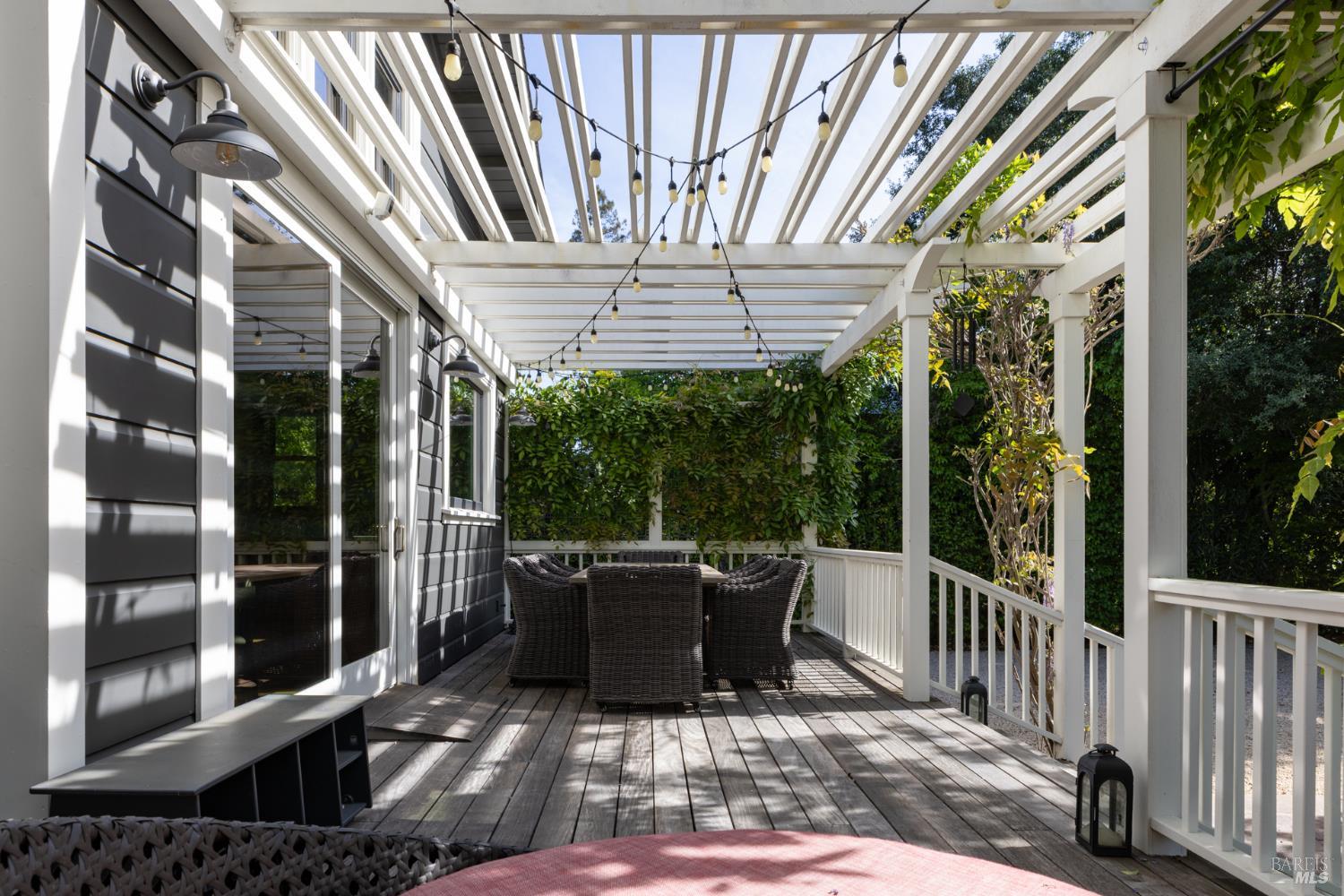 905 Charter Oak Avenue