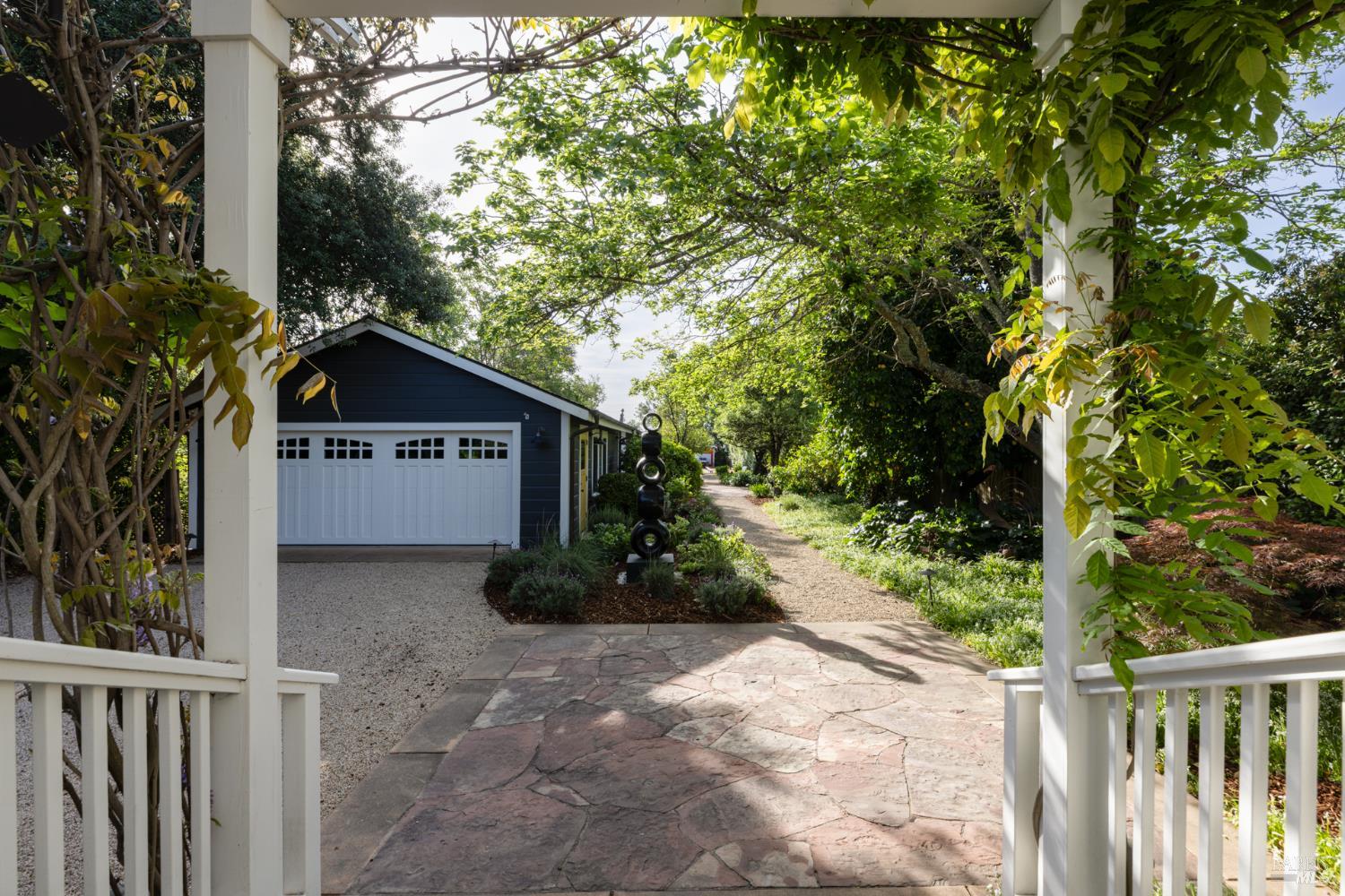 905 Charter Oak Avenue