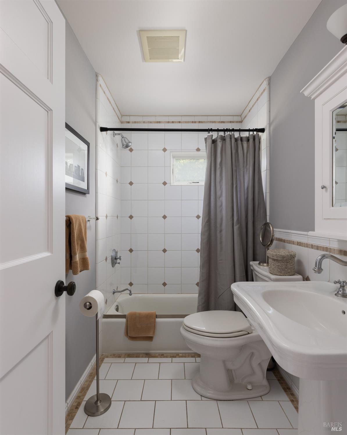 905 Charter Oak Avenue