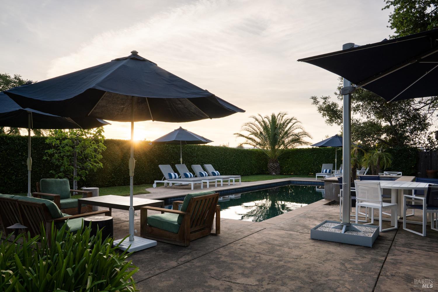 905 Charter Oak Avenue