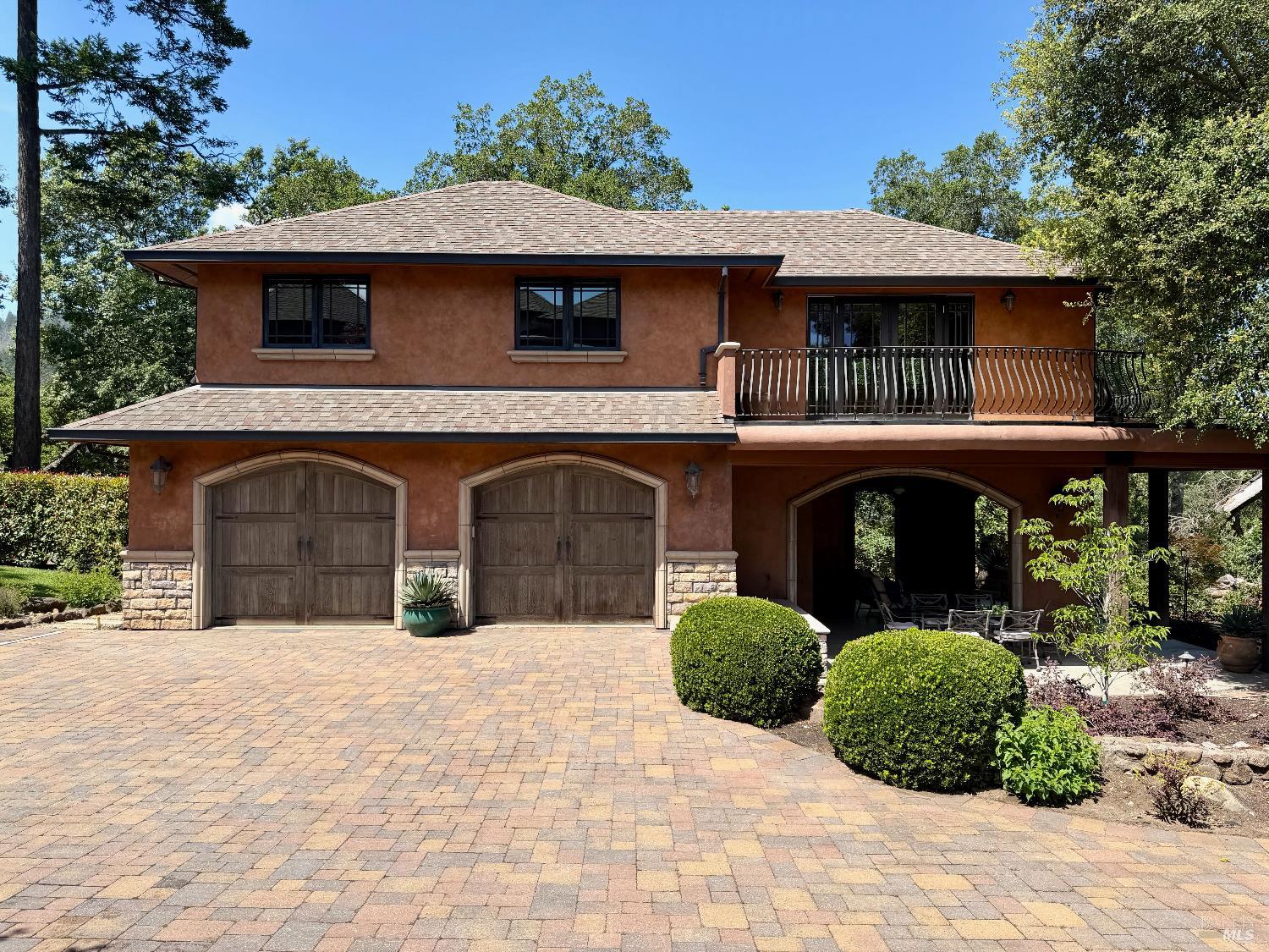 1312 Summit Drive