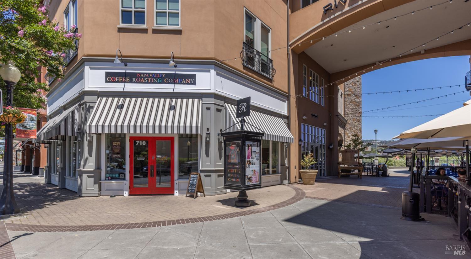 588 Main Street Unit: #212