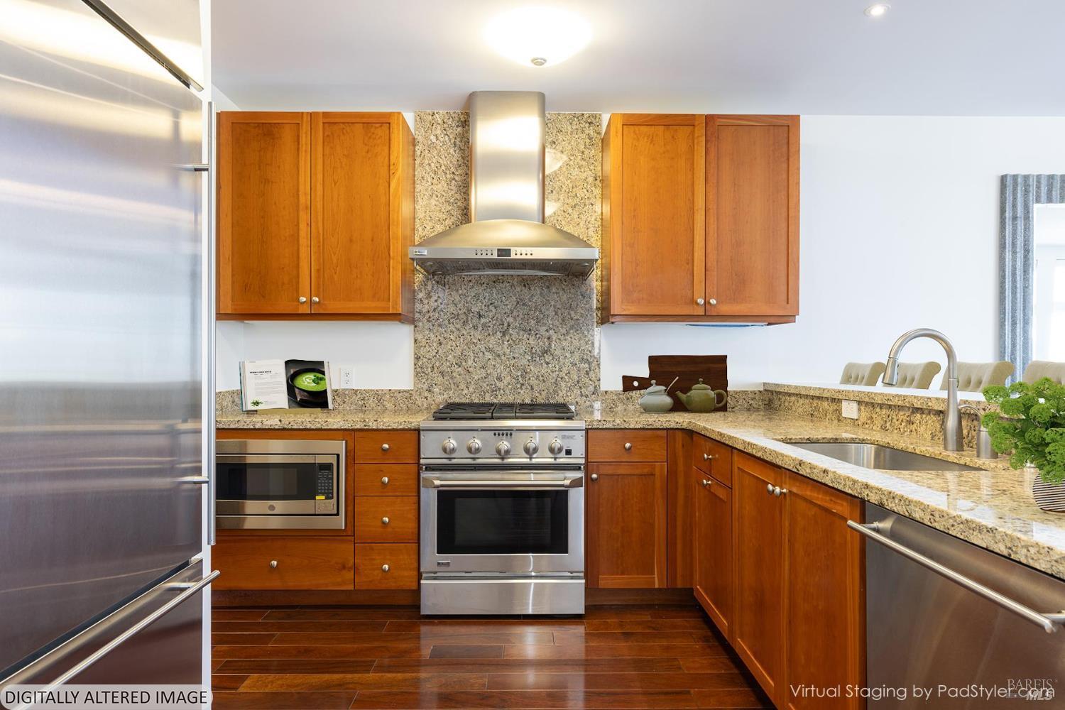 588 Main Street Unit: #212