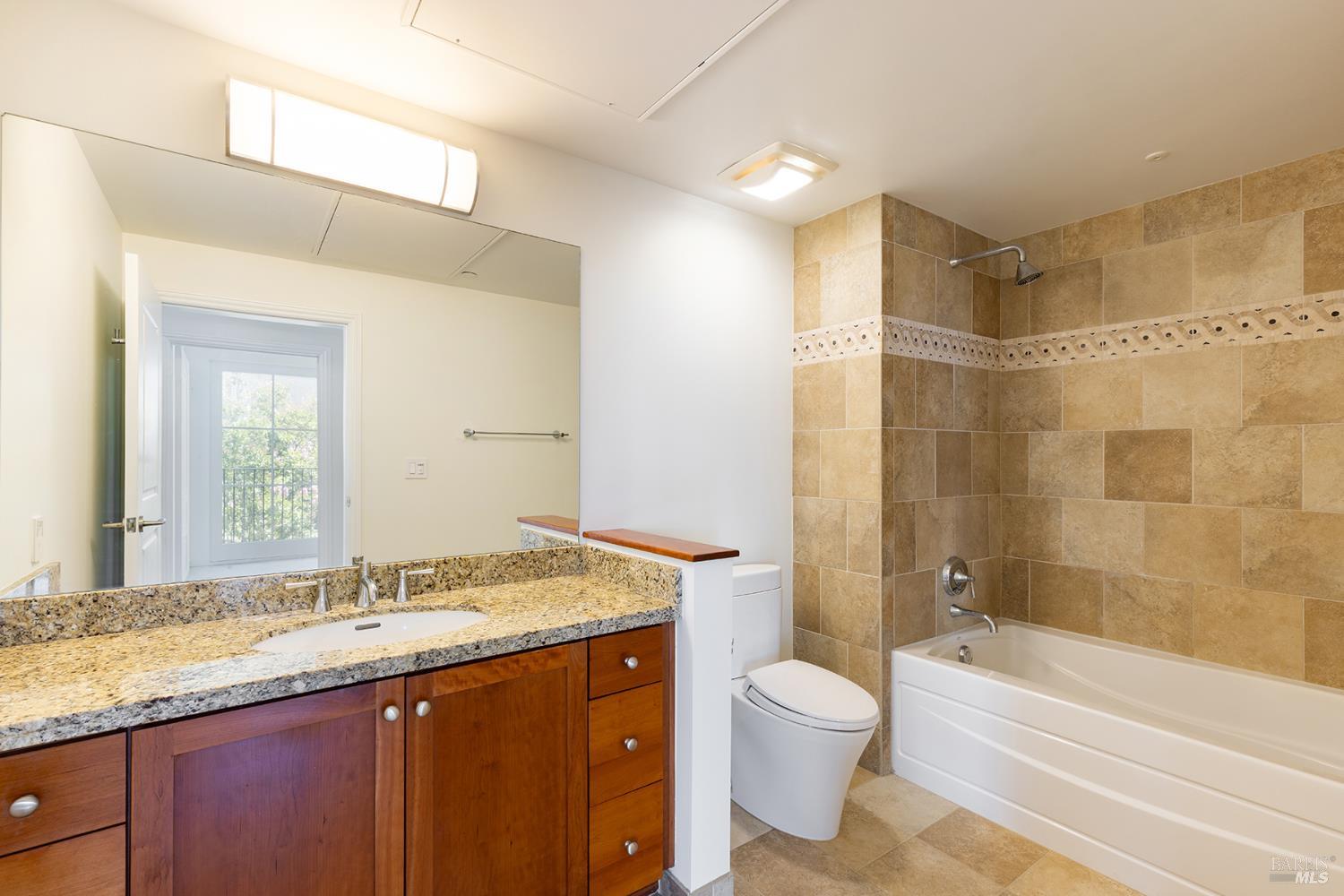 588 Main Street Unit: #212