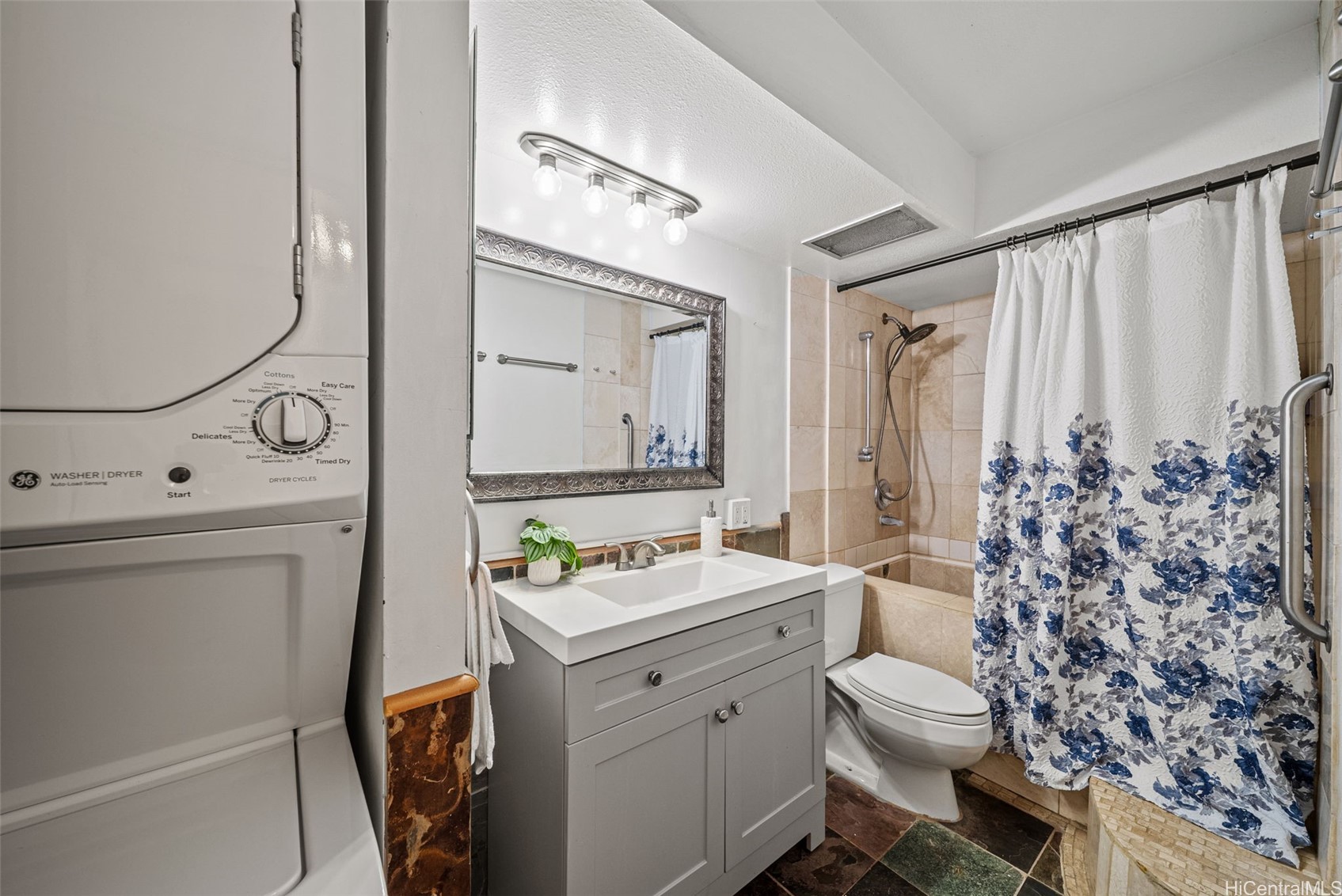 430 Keoniana Street 204