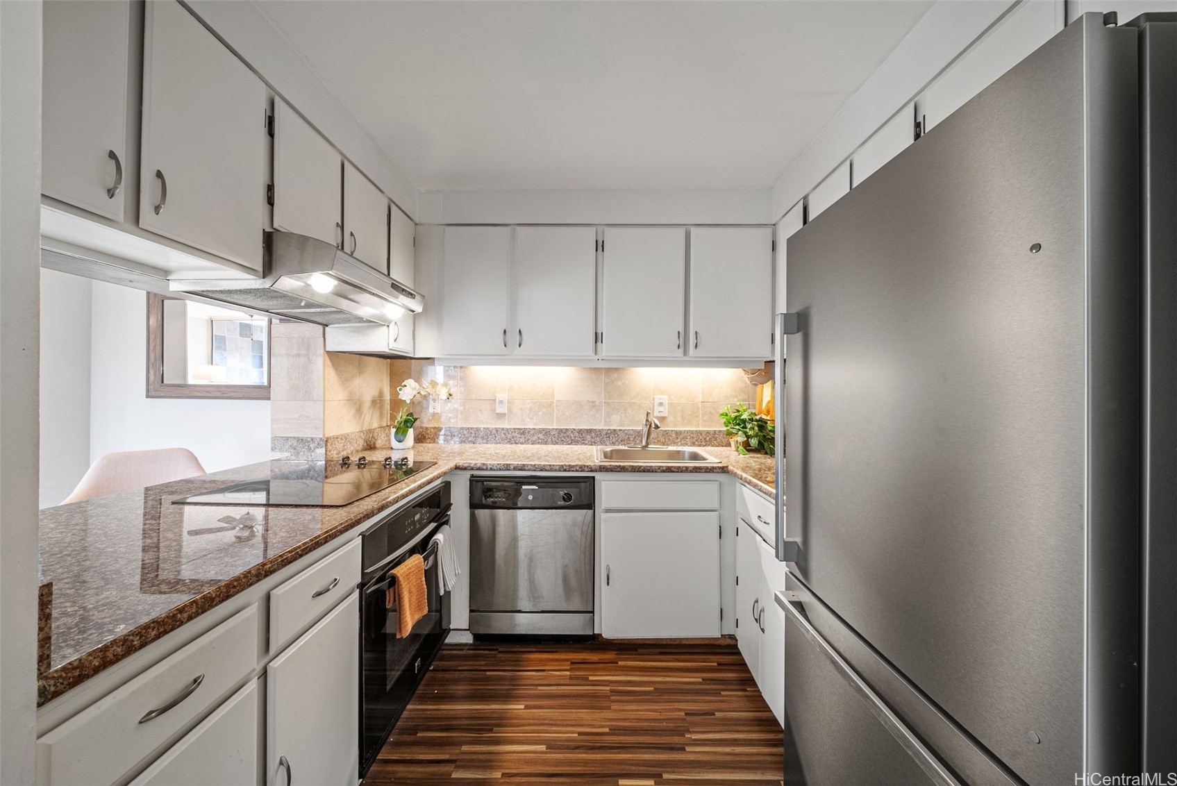 430 Keoniana Street 204