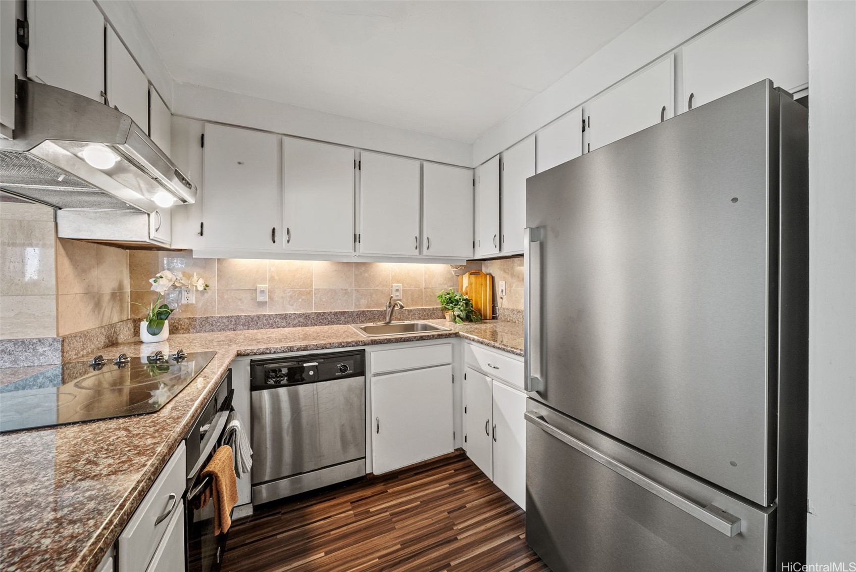 430 Keoniana Street 204