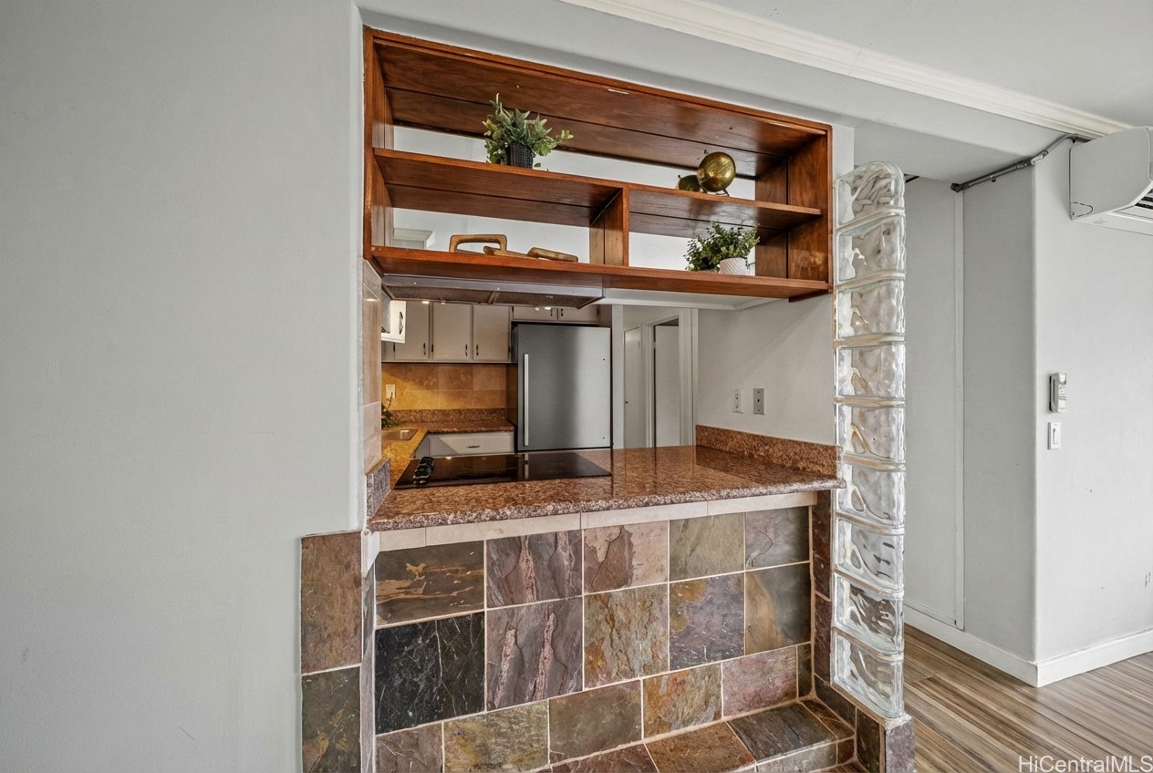 430 Keoniana Street 204