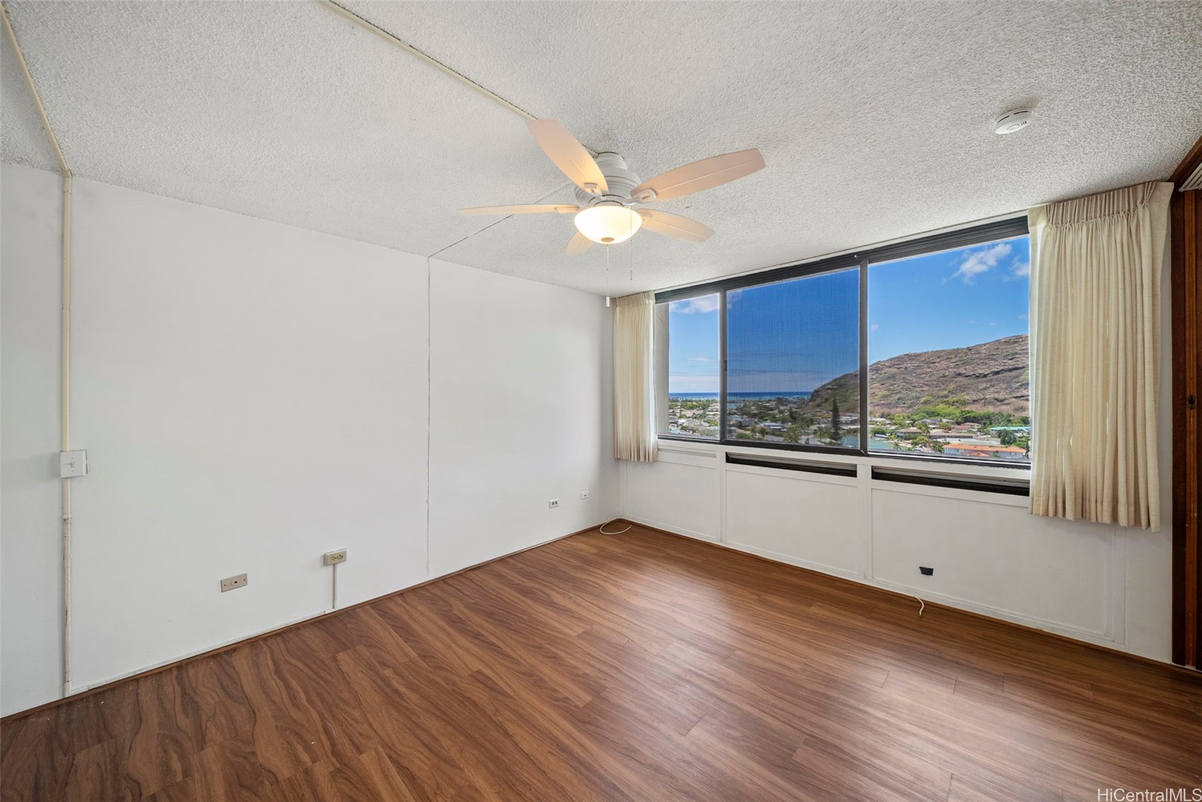 521 Hahaione Street 12J