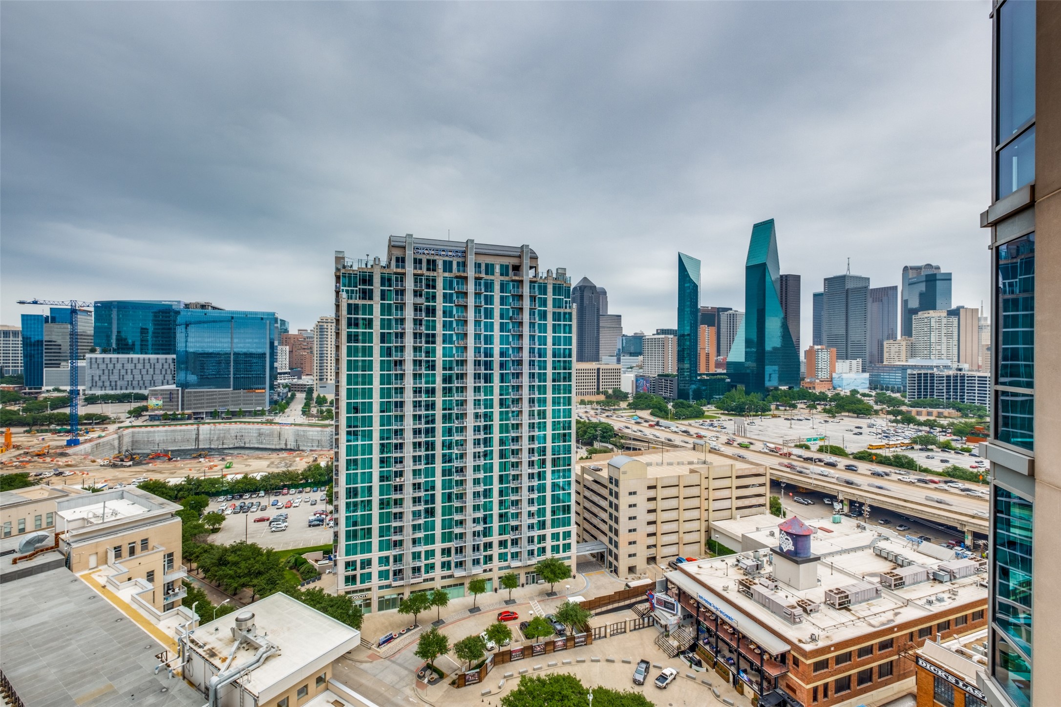 2200 Victory Avenue 1601