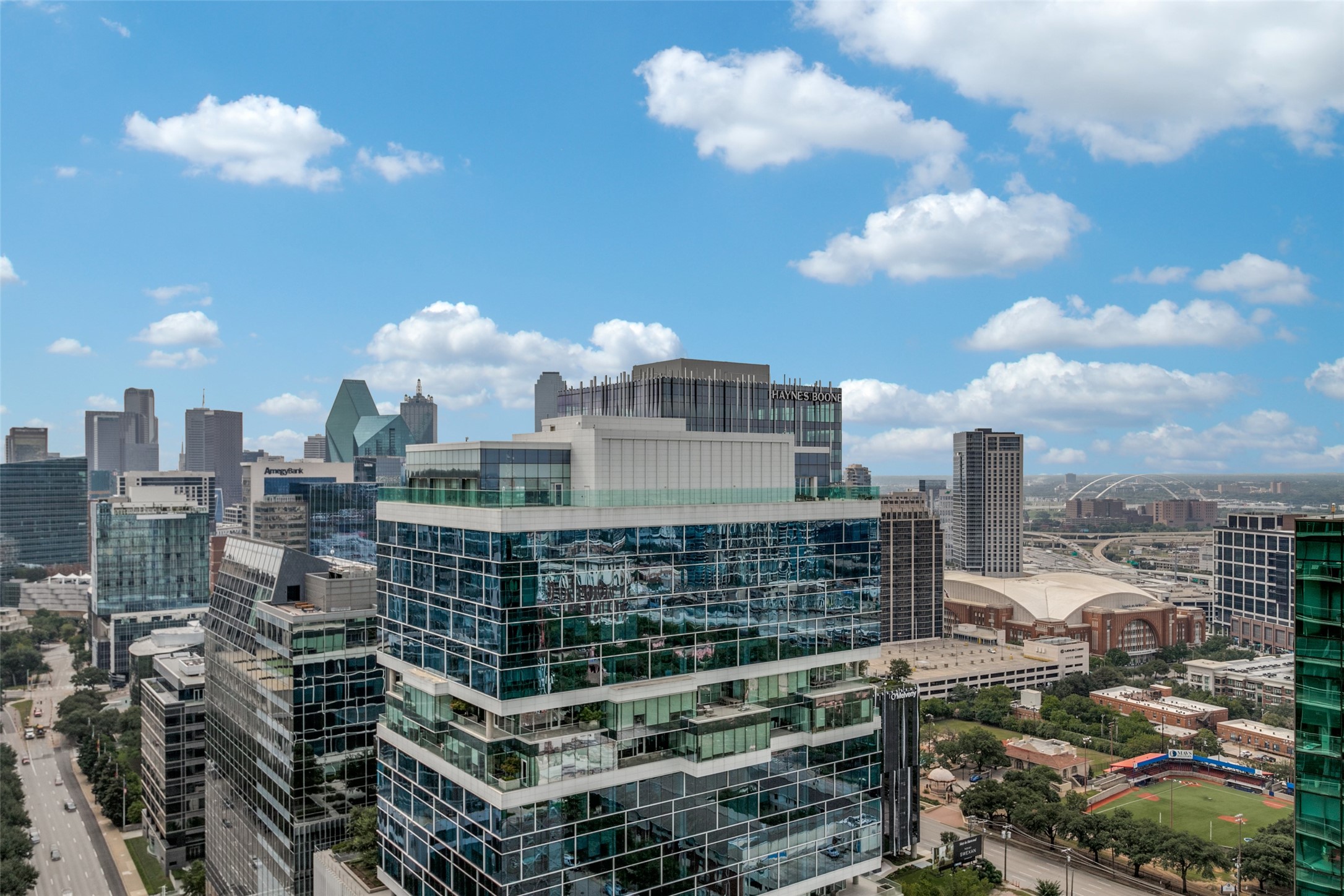 2900 Mckinnon Street 2603